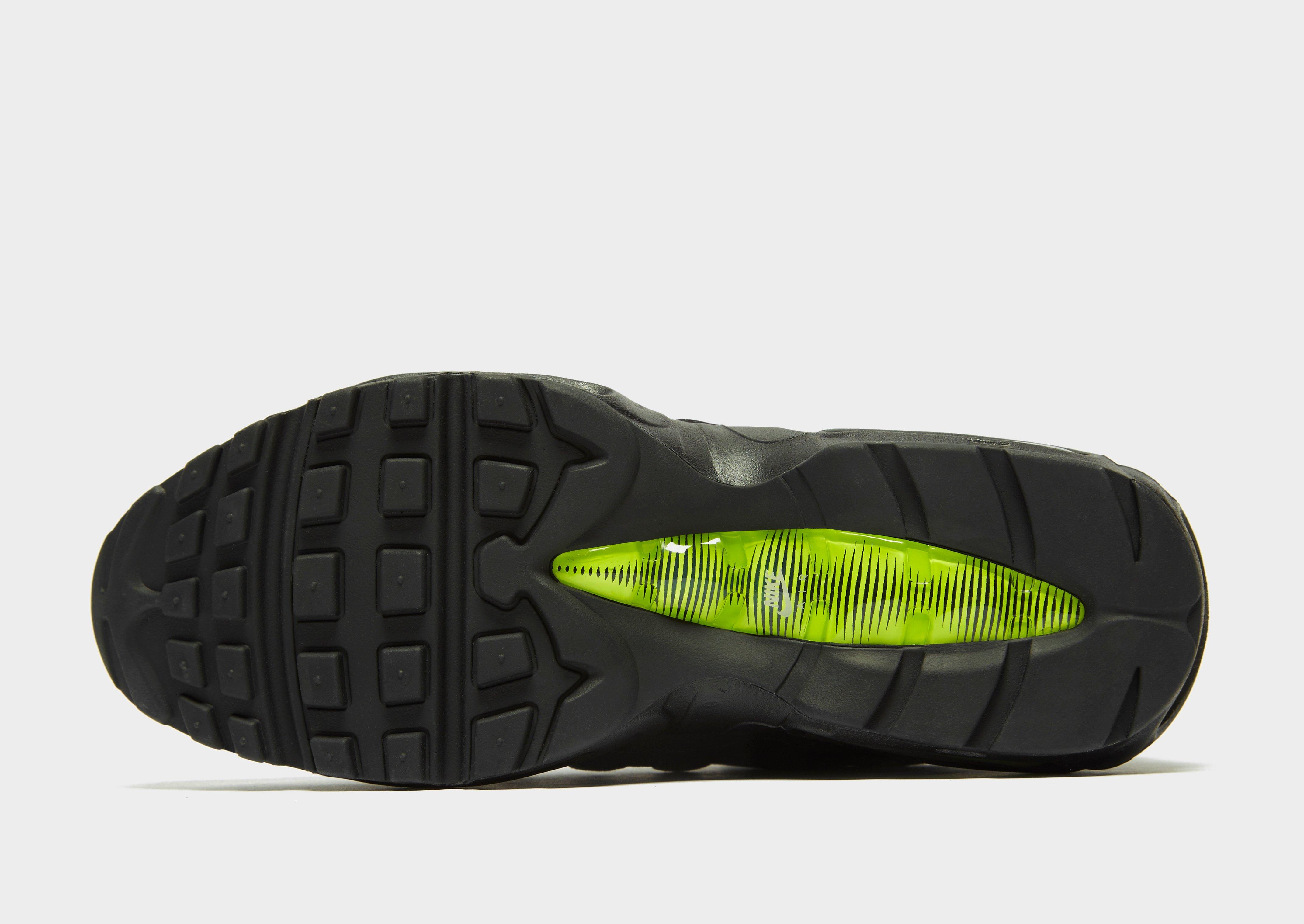 Kedai vyrams NIKE AIR MAX 95 ESSENTIAL CV1635-002 Juoda