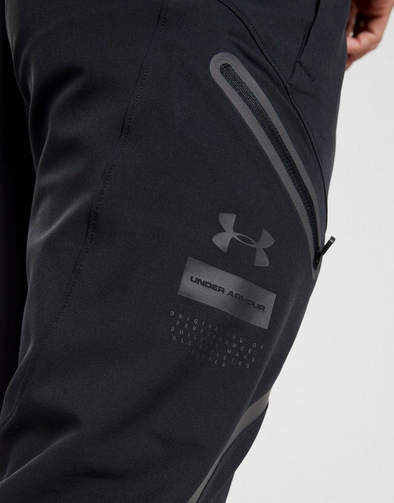 UNDER ARMOUR SPODNIE STRETCH WOVEN UTILITY PANTS 1352026001 Czarny