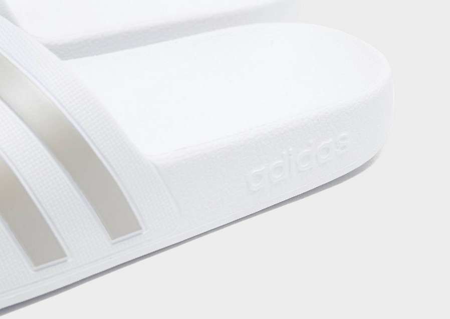 Női papucsok és flip-flopok ADIDAS ADILETTE AQUA SLIDES  EF1730 Fehér