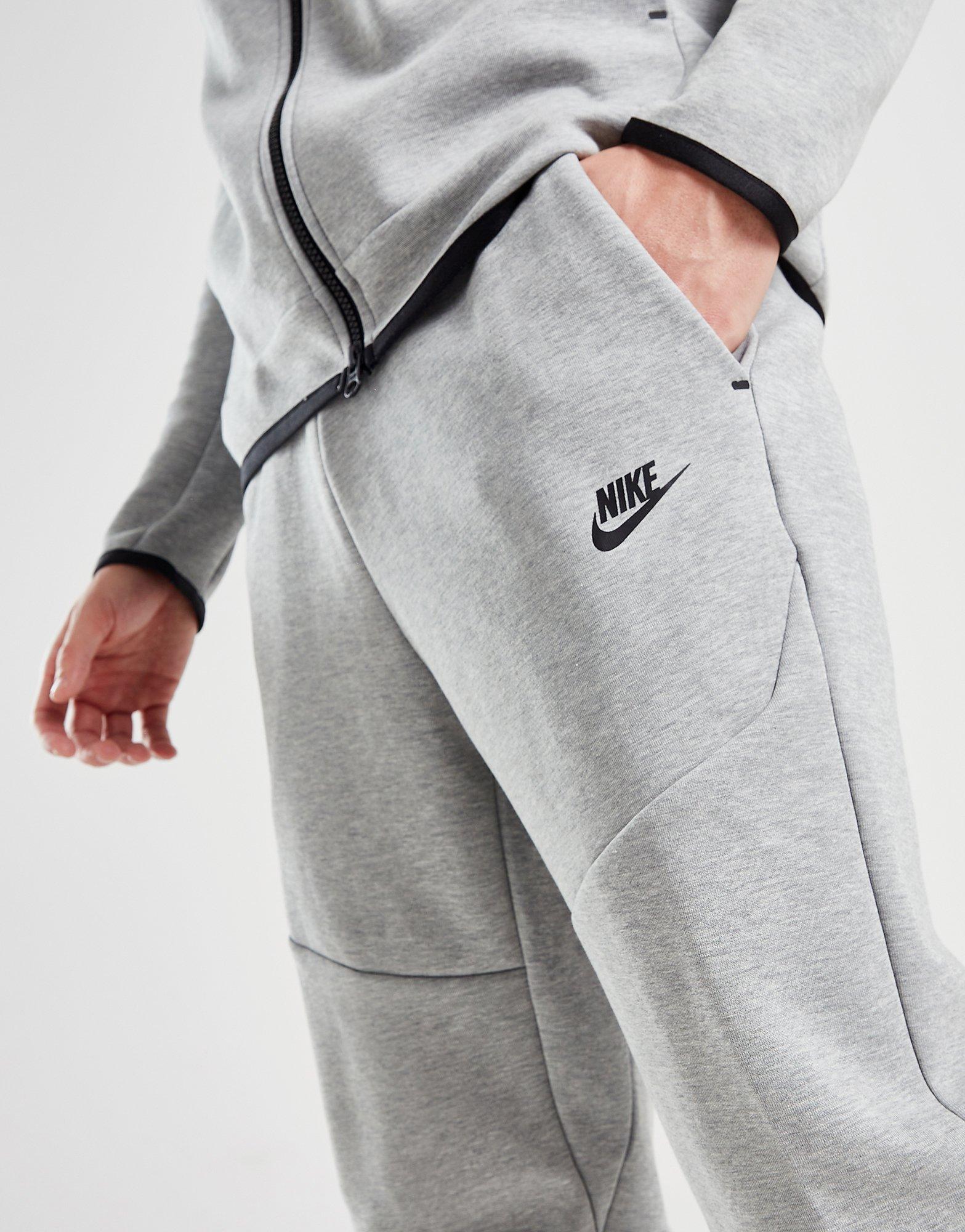 Мъжки панталони NIKE ПАНТАЛОНИ SPORTSWEAR TECH FLEECE CU4495-063 Сив