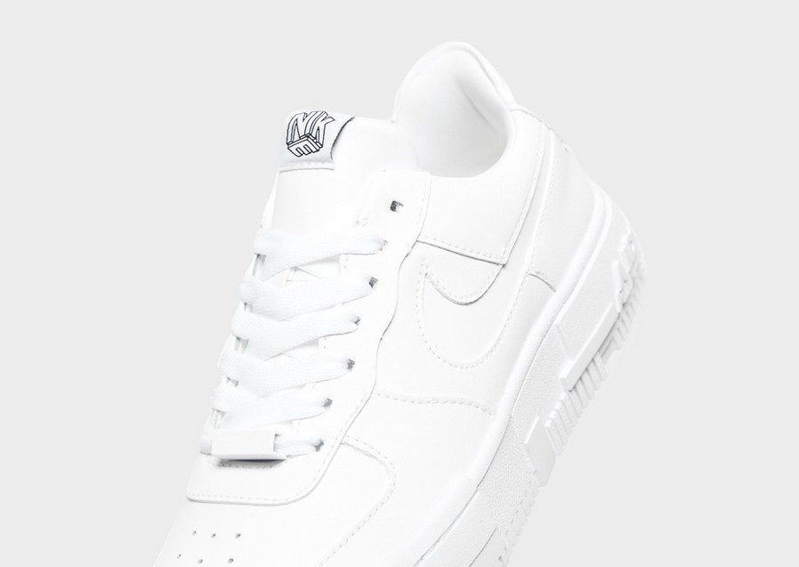 Adidași de damă NIKE AIR FORCE 1 PIXEL  CK6649-100 Alb