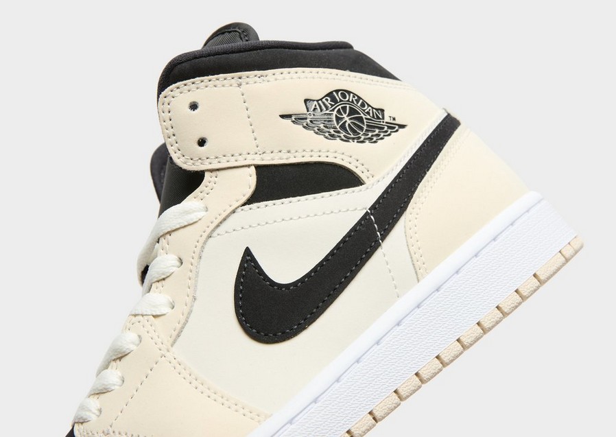 Adidași de damă JORDAN WMNS AIR JORDAN 1 MID BQ6472-800 Bej