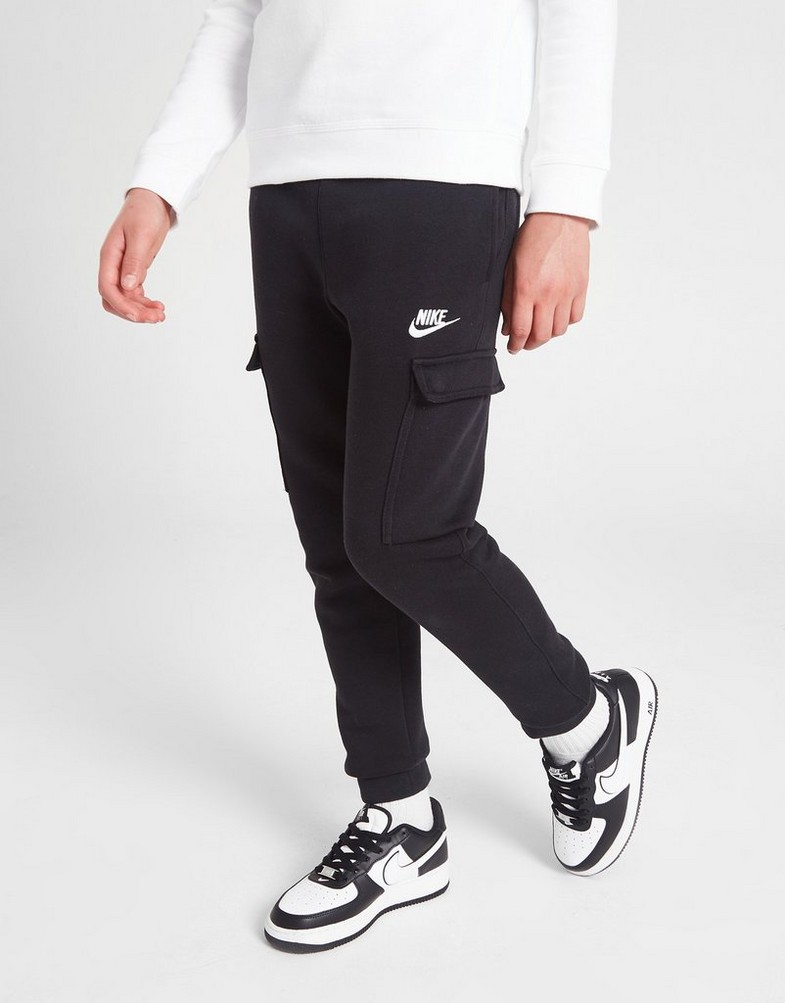 NIKE CLUB FLEECE CARGO JOGGERS JUNIOR BOY CQ4298-010 Czarny