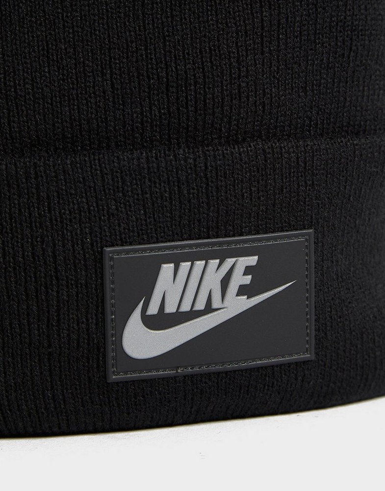Czapka zimowa damska NIKE CZAPKA ZIMOWA REFLECTIVE FUTURA LOGO DA2021-010 Czarny
