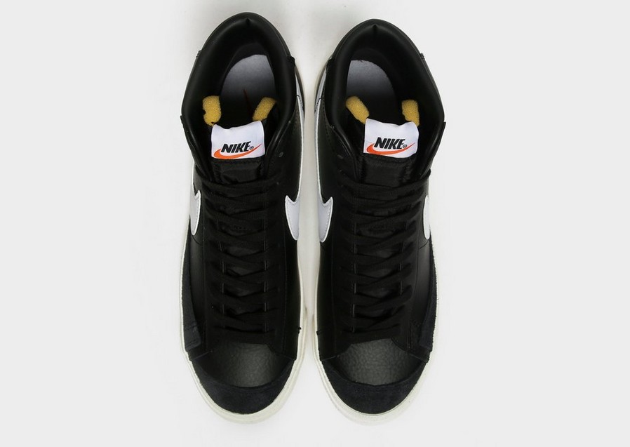 Adidași pentru bărbați NIKE BLAZER MID '77 VINTAGE BQ6806-002 Negru