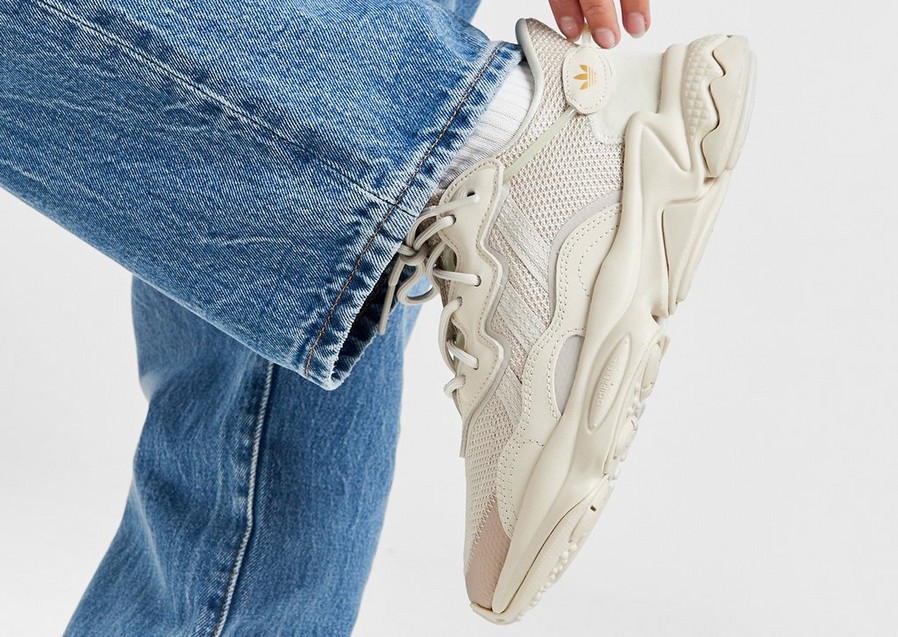 Buty sneakersy damskie ADIDAS OZWEEGO  Q46167 Brązowy