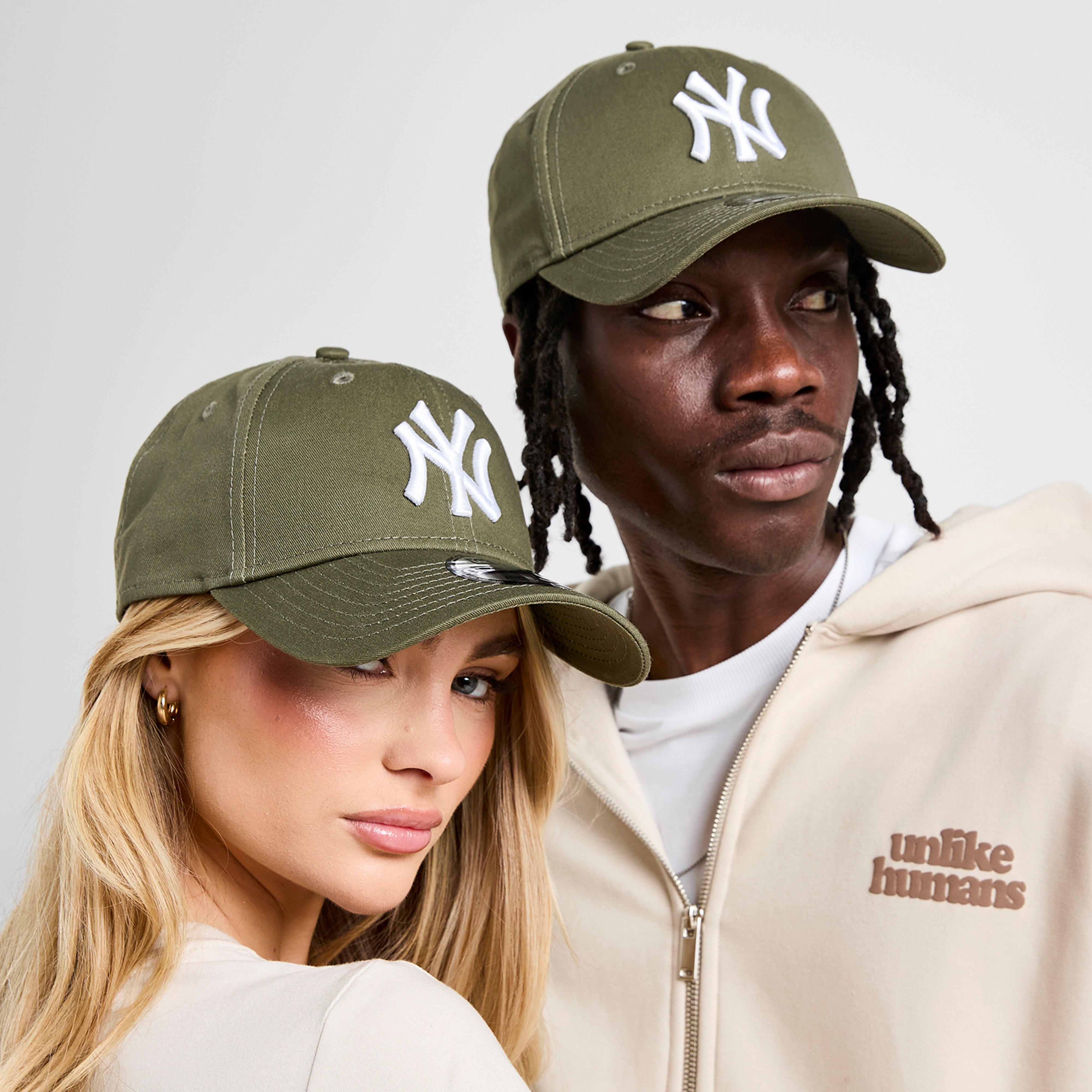 Дамска шапка NEW ERA ШАПКА LEAGUE ESSENTIAL 9FORTY NYY КАКИ NEW YORK YANK
