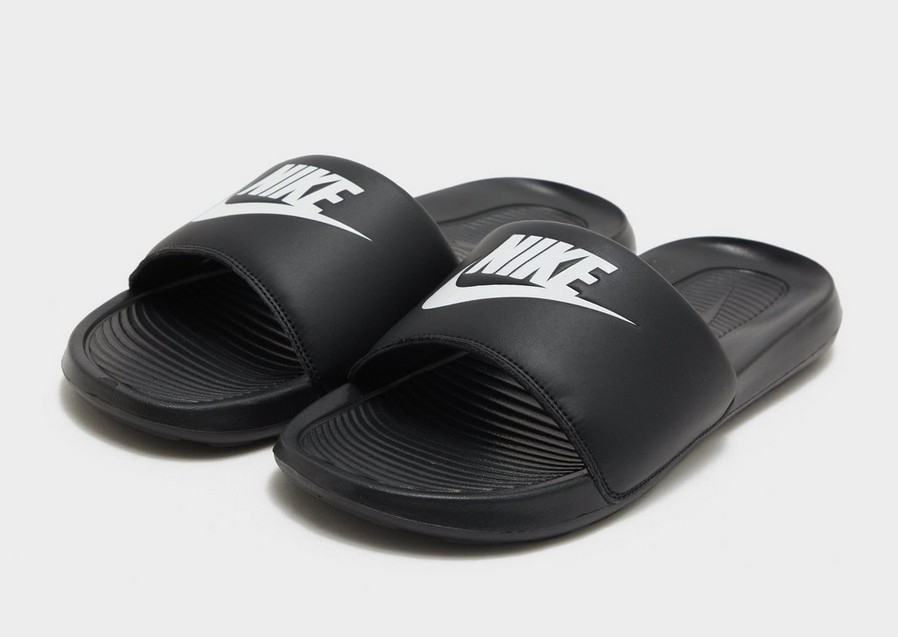Чоловічі шльопанці NIKE VICTORI ONE SLIDE  CN9675-002 Чорний