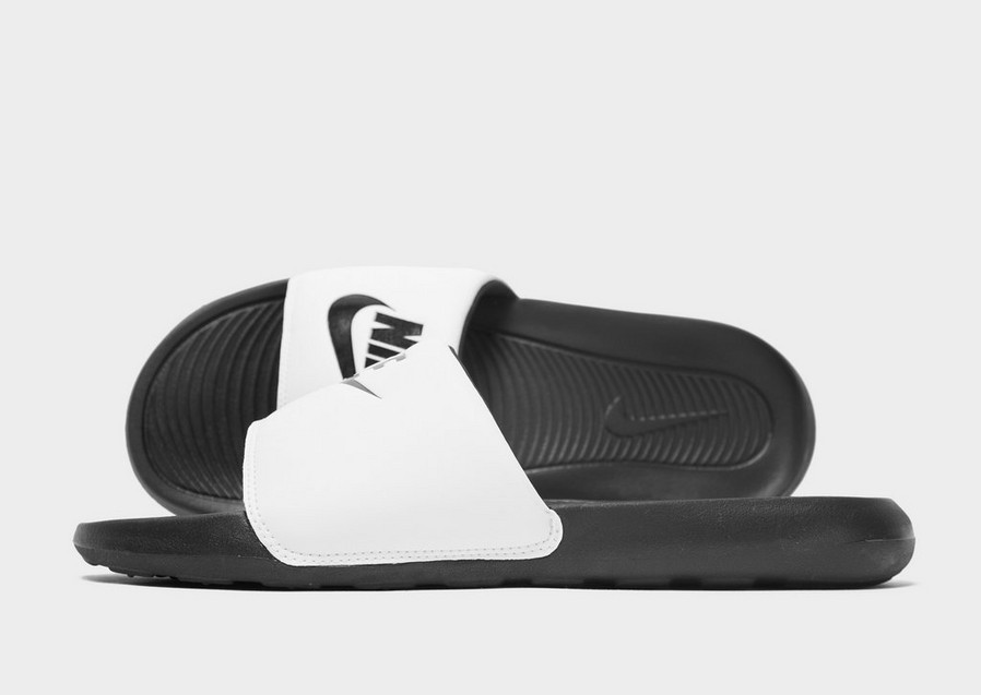 Чоловічі шльопанці NIKE VICTORI ONE SLIDE  CN9675-005 Чорний