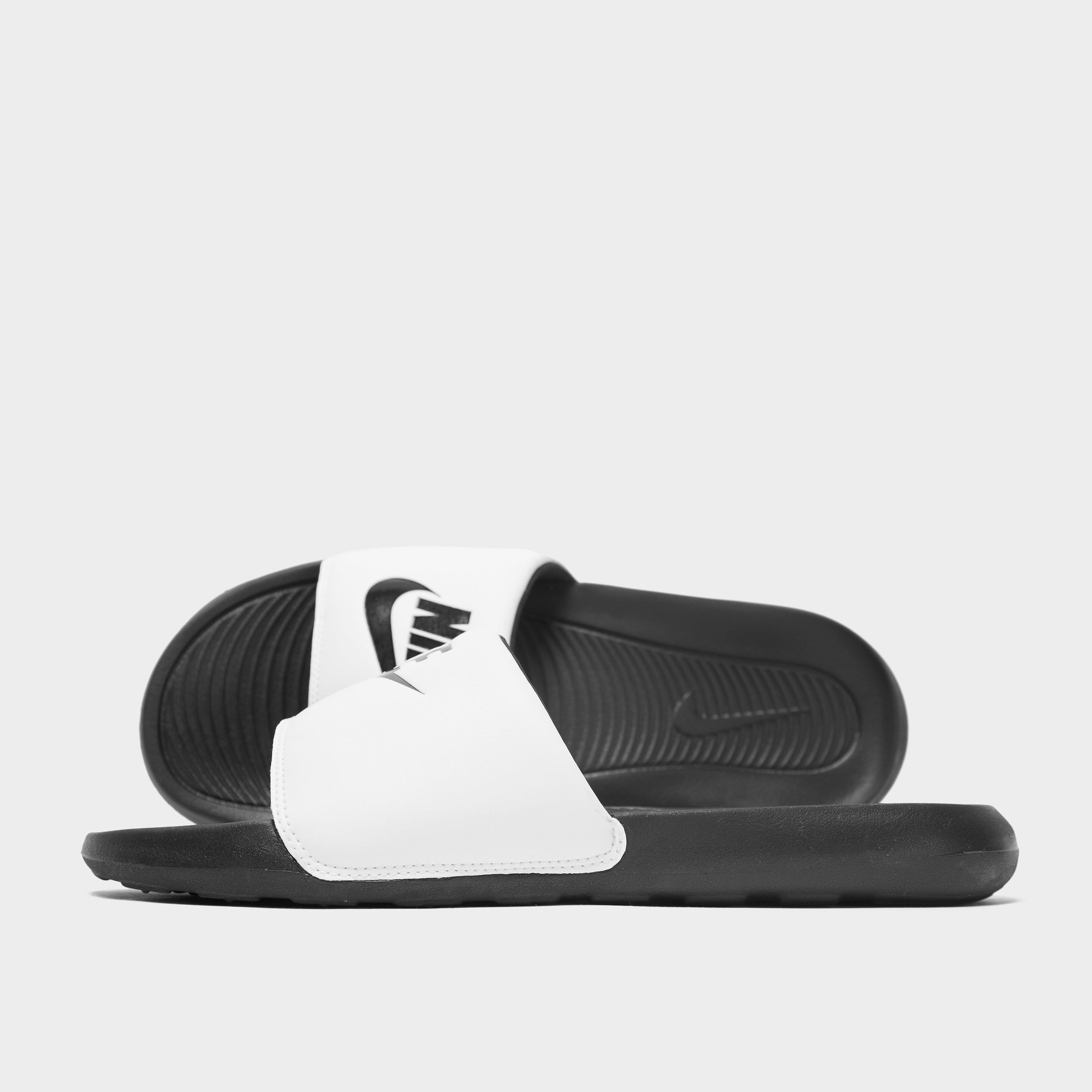 Férfi papucsok és flip-flopok NIKE VICTORI ONE SLIDE 