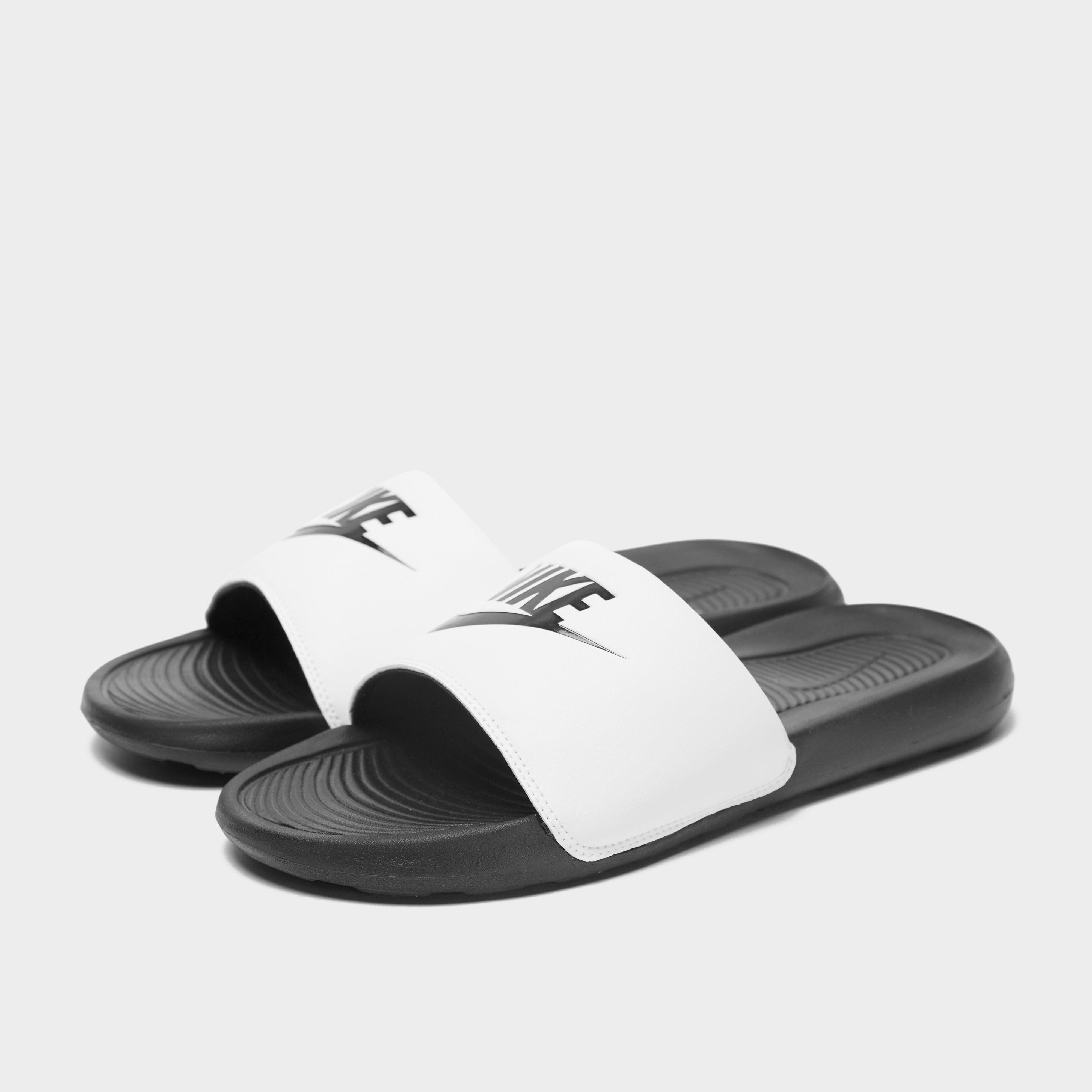 Férfi papucsok és flip-flopok NIKE VICTORI ONE SLIDE 
