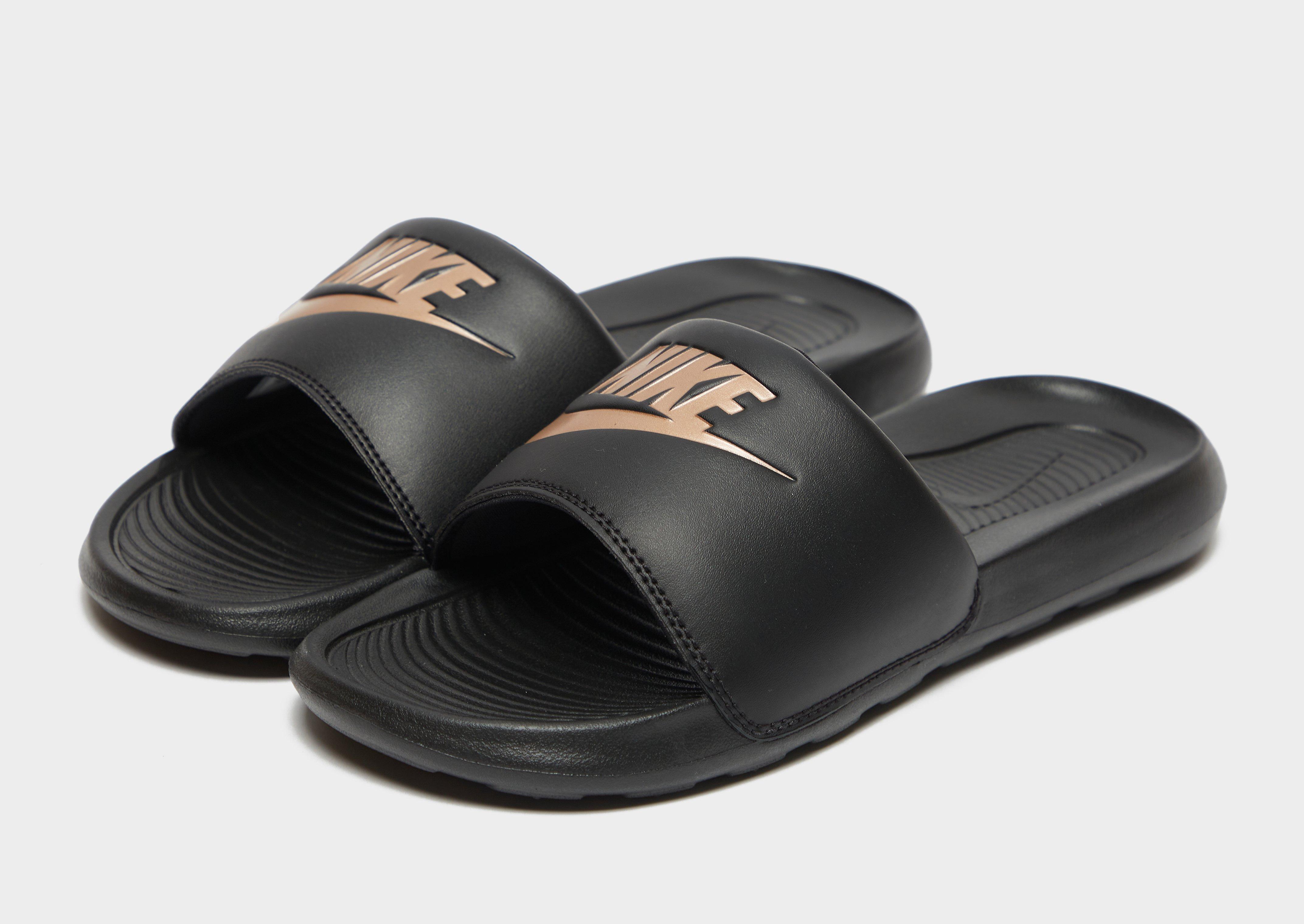 Šlepetės moterims NIKE VICTORI ONE SLIDE  CN9677-001 Juoda