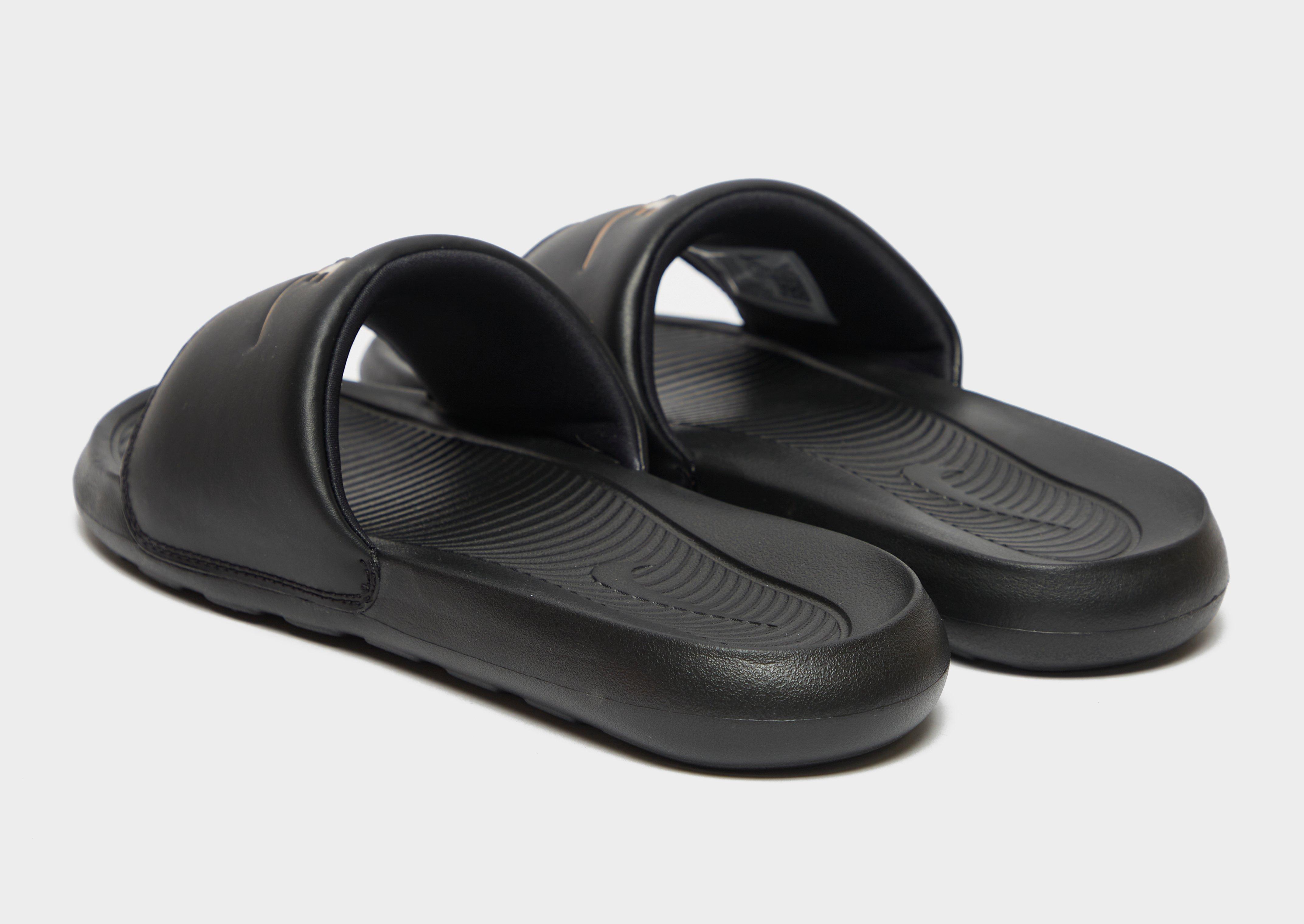Șlapi de damă NIKE VICTORI ONE SLIDE  CN9677-001 Negru