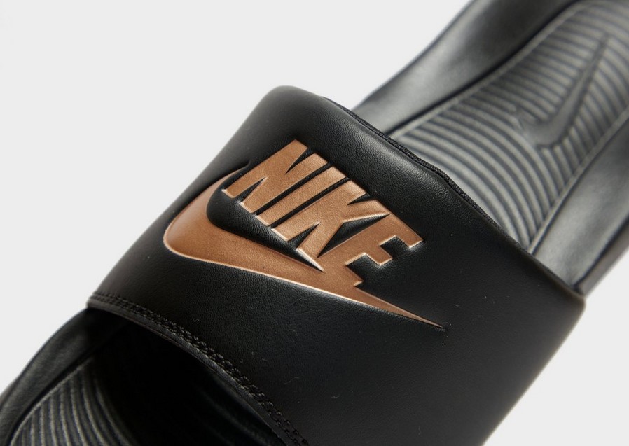 Жіночі шльопанці NIKE VICTORI ONE SLIDES  CN9677-001 Чорний