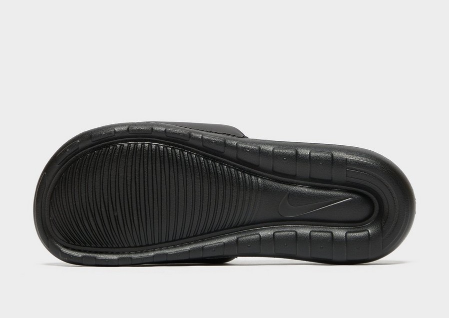 Жіночі шльопанці NIKE VICTORI ONE SLIDES  CN9677-001 Чорний