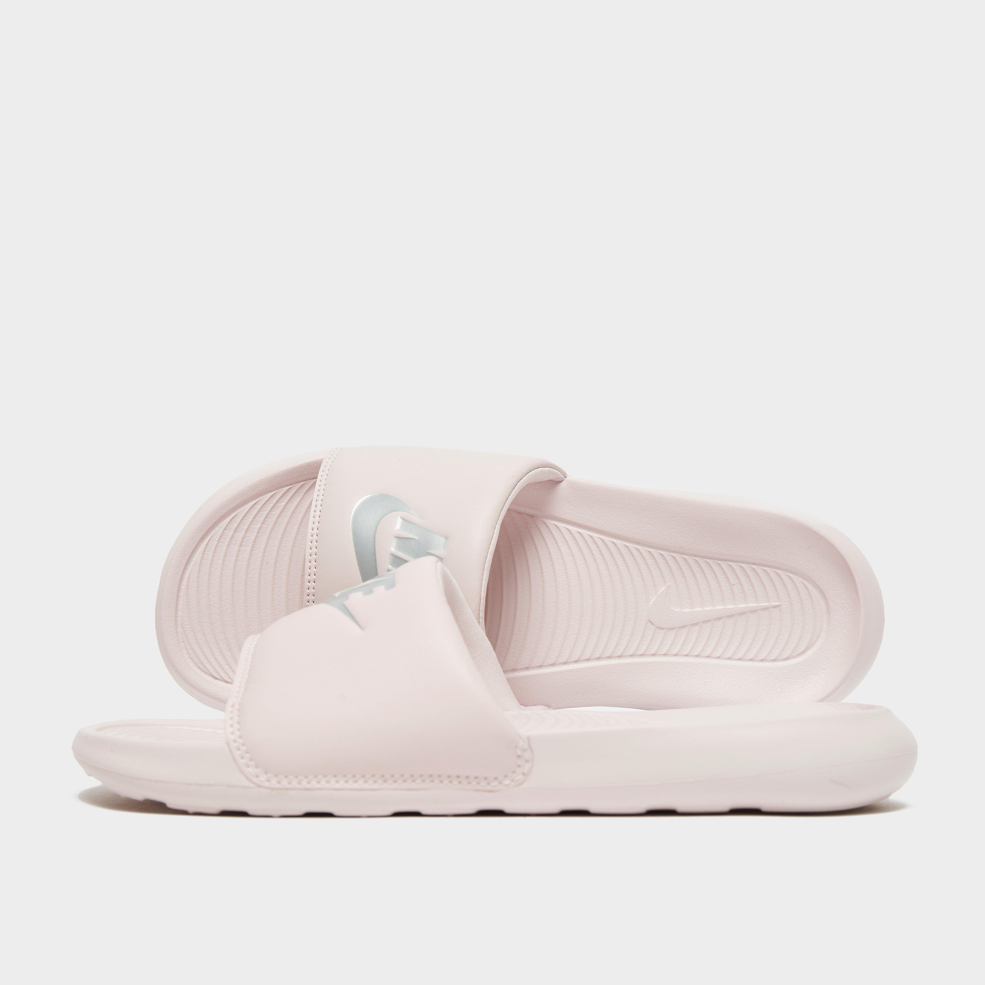 Női papucsok és flip-flopok NIKE VICTORI ONE SLIDE 