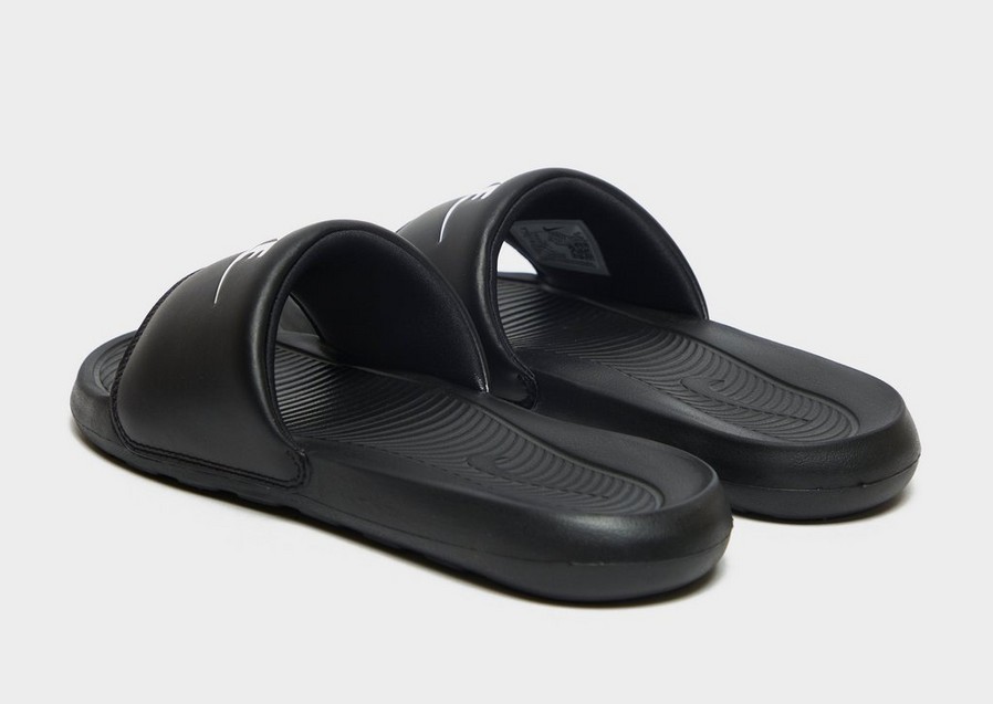 Жіночі шльопанці NIKE VICTORI ONE SLIDES  CN9677-005 Чорний