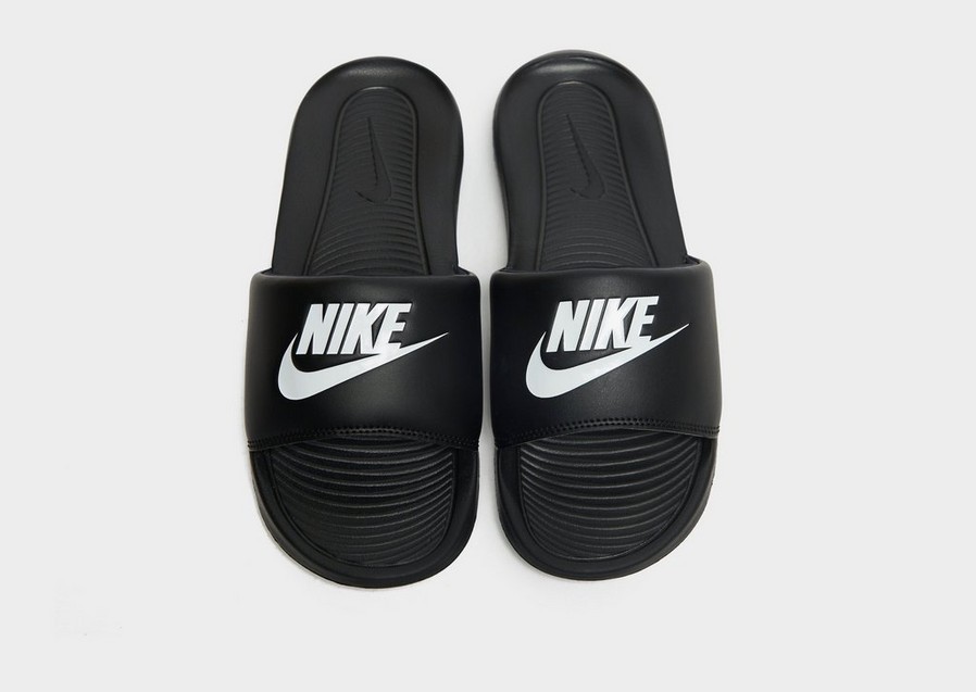 Жіночі шльопанці NIKE VICTORI ONE SLIDES  CN9677-005 Чорний