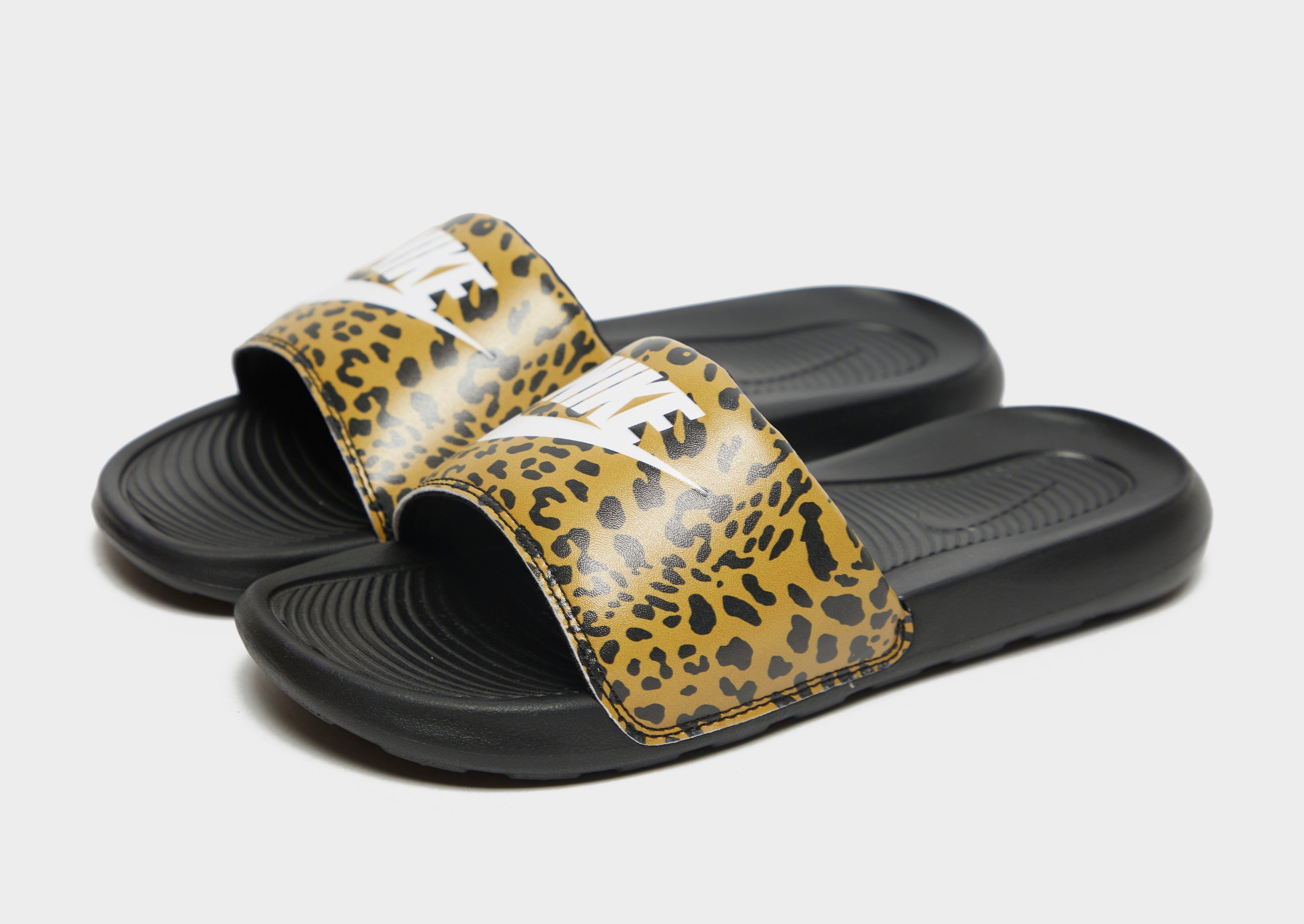 Šlepetės moterims NIKE VICTORI PRINT CN9676-700 Daugiaspalvė