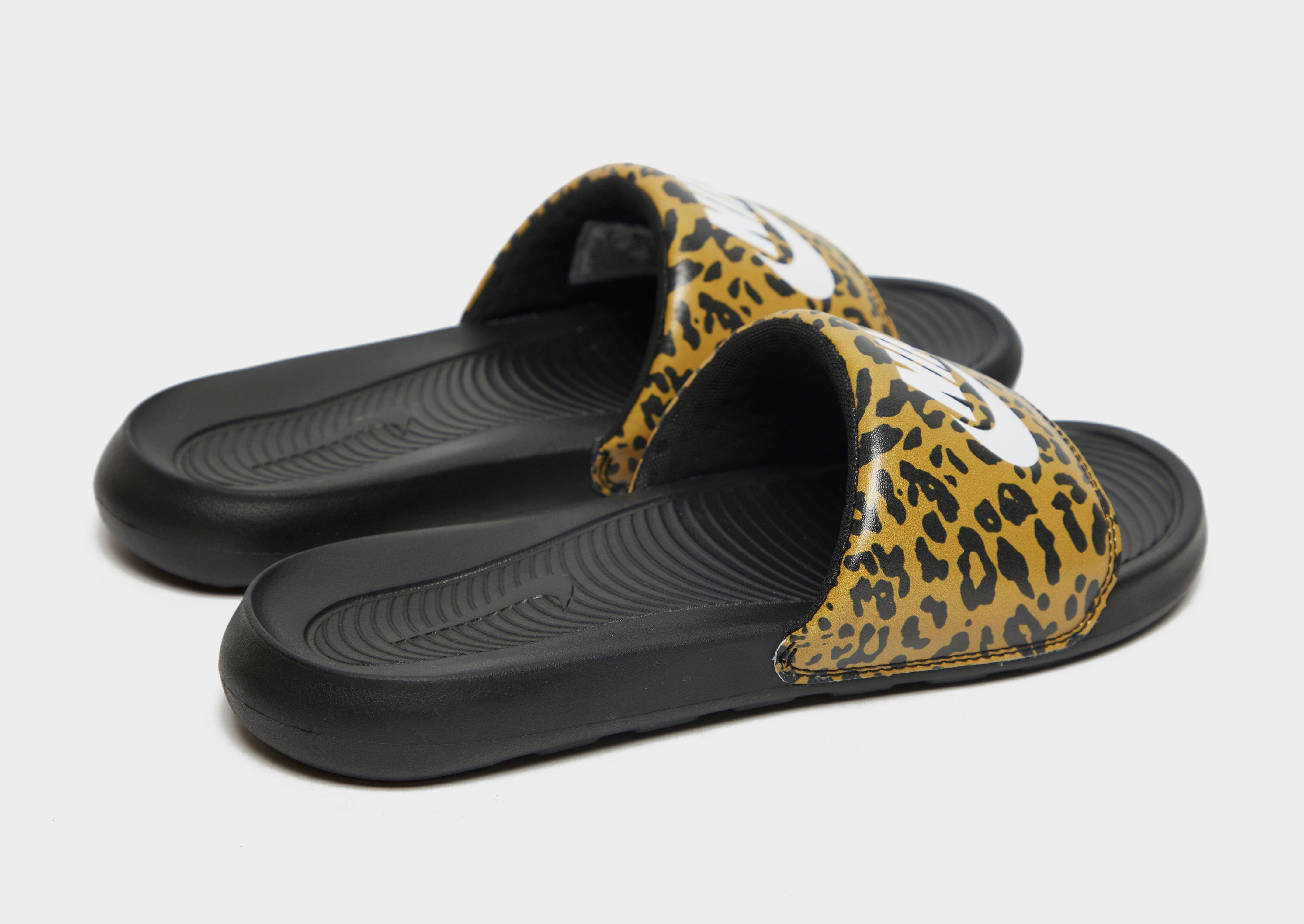 Šlepetės moterims NIKE VICTORI PRINT CN9676-700 Daugiaspalvė