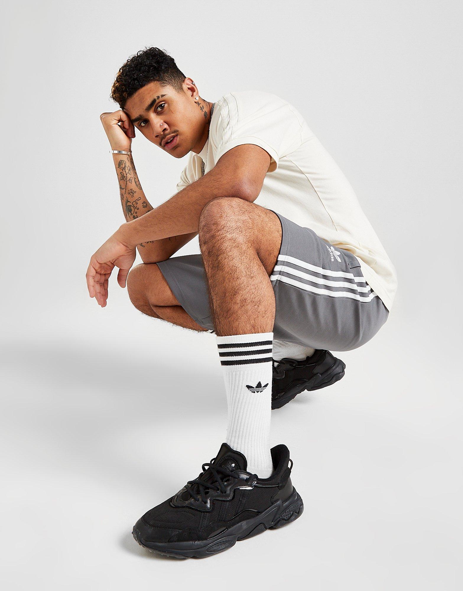 Pánske šortky ADIDAS ŠORTKY  SUPERSTAR SHORTS HB8461 Sivá