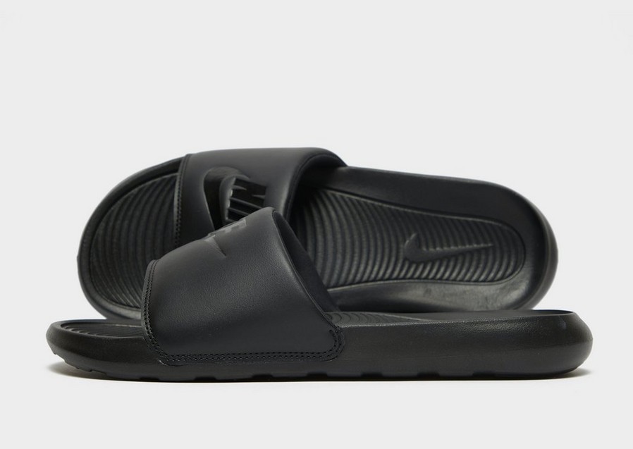 Чоловічі шльопанці NIKE VICTORI ONE SLIDE  CN9675-003 Чорний