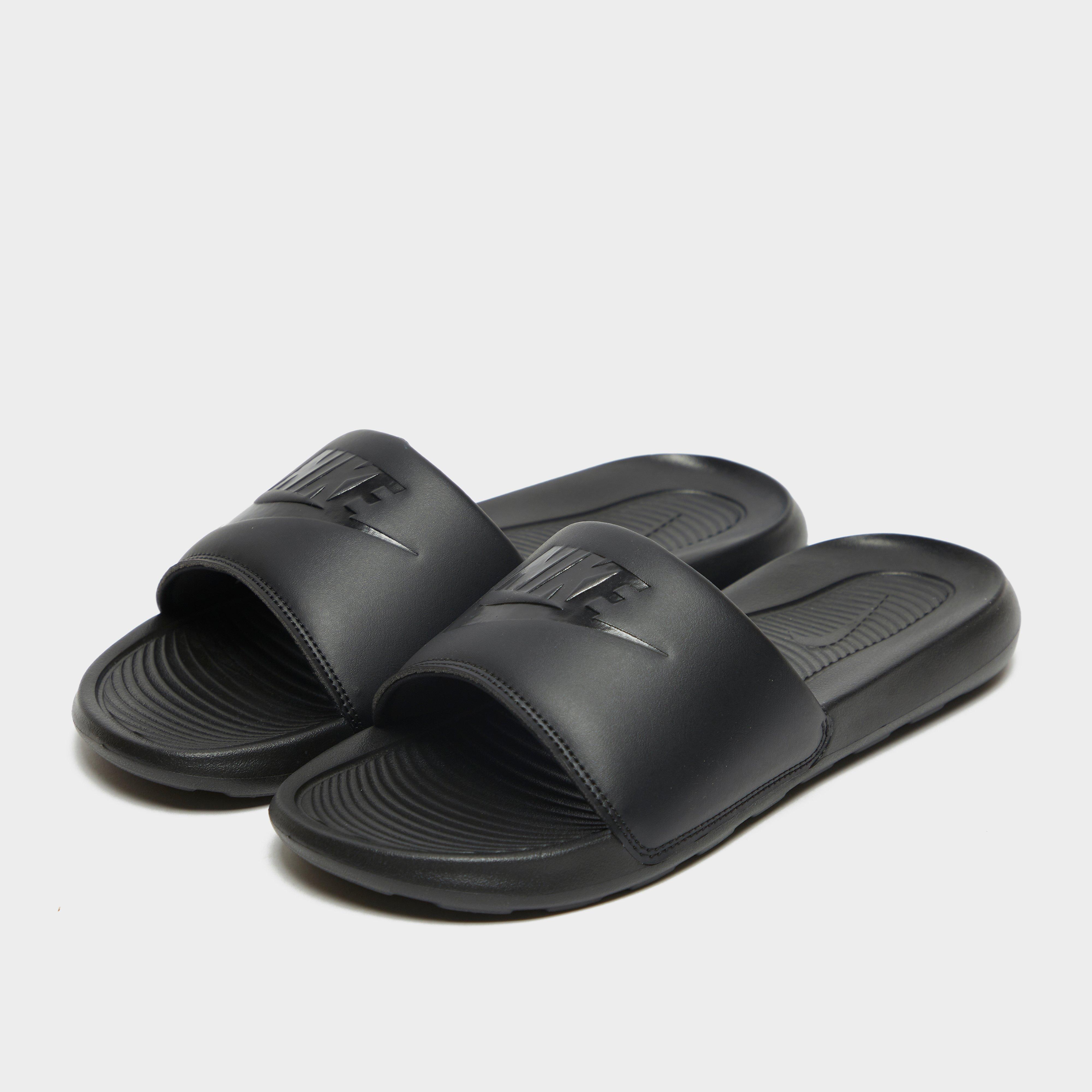 Férfi papucsok és flip-flopok NIKE VICTORI ONE SLIDE 