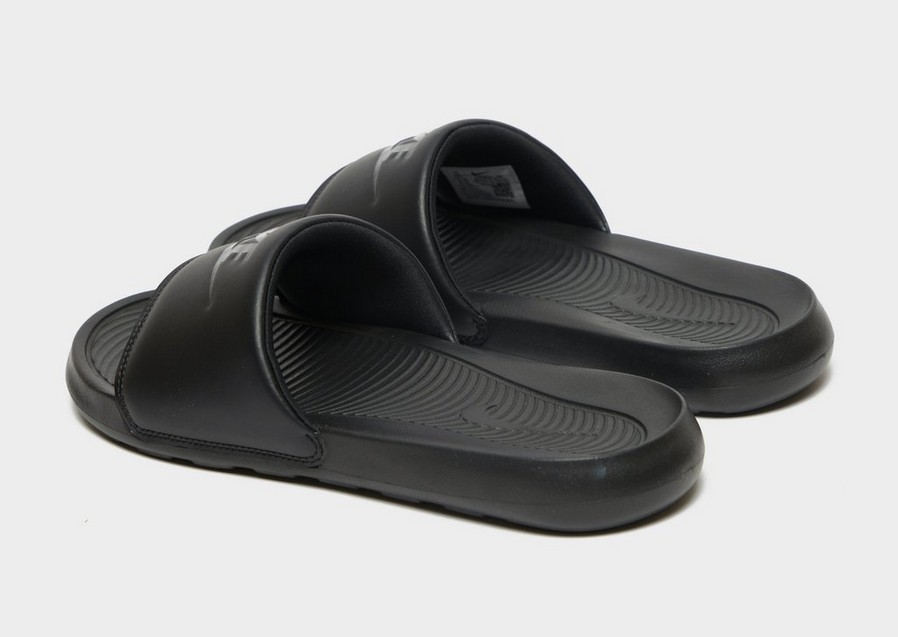 Чоловічі шльопанці NIKE VICTORI ONE SLIDE  CN9675-003 Чорний