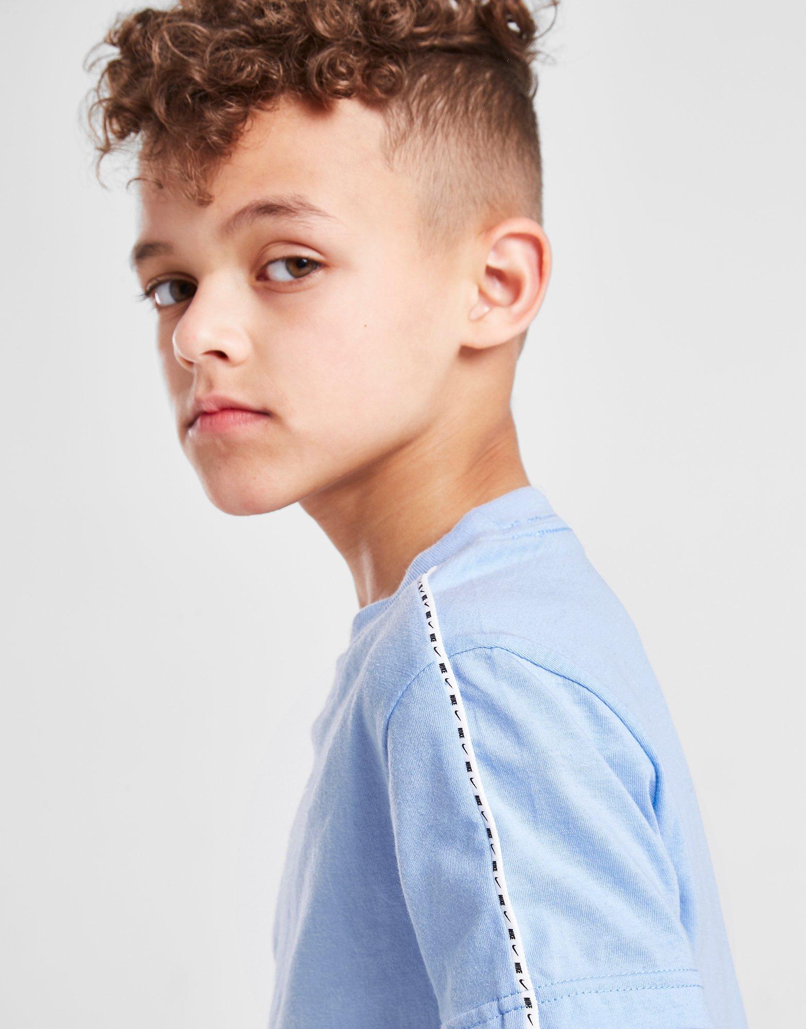 Detské tričko NIKE TRIČKO SWOOSH TAPE TRIČKO/SHORTS SET CHI 86I046C60 Modrá