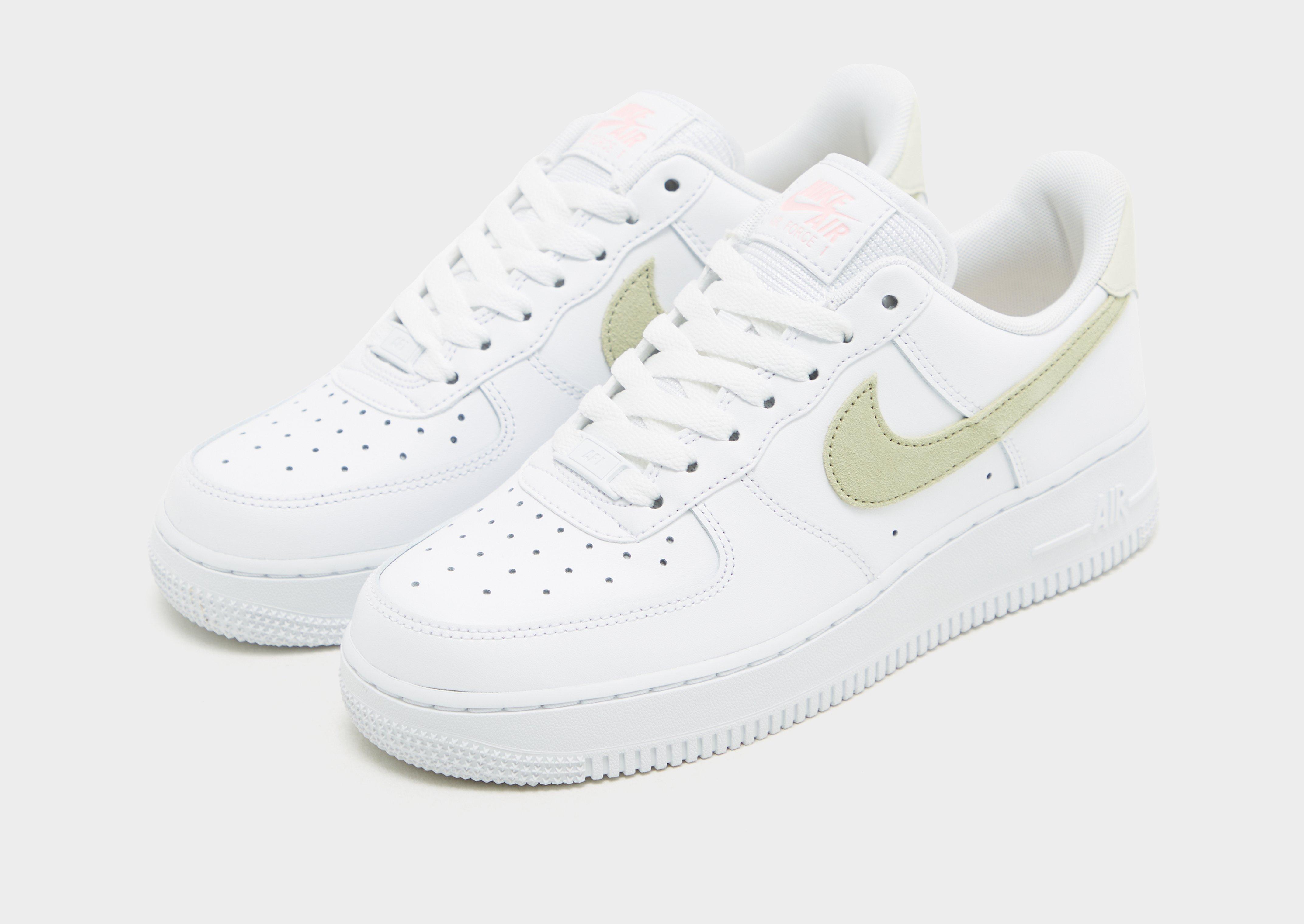 Dámske tenisky NIKE WMNS NIKE AIR FORCE 1 '07 J1 DM2876-100 Biela