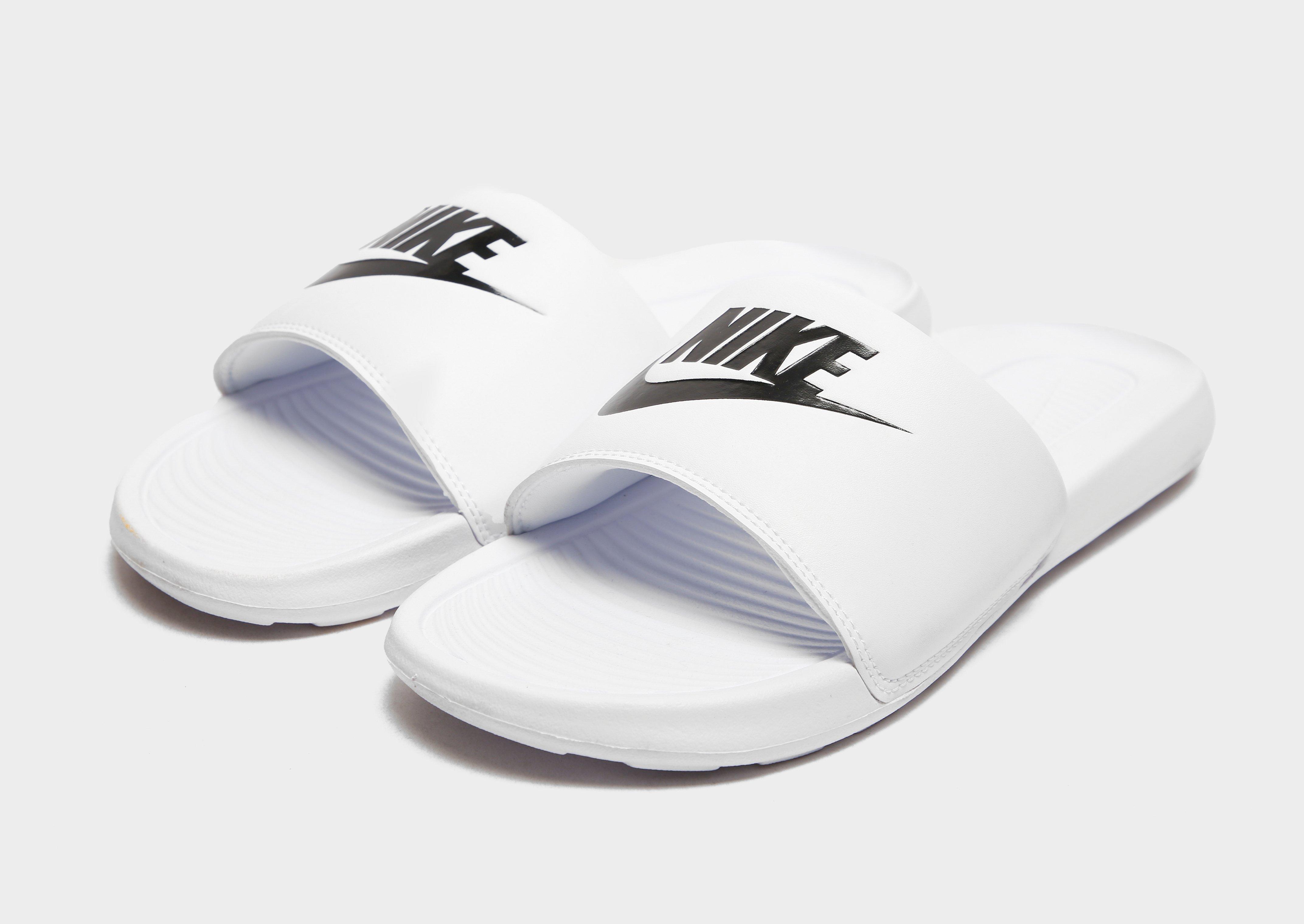Muške natikače NIKE VICTORI ONE SLIDE  CN9675-100 bijela