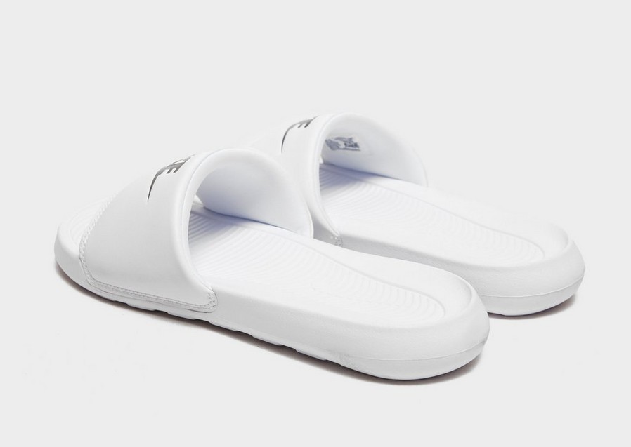 Férfi papucsok és flip-flopok NIKE VICTORI ONE SLIDE 