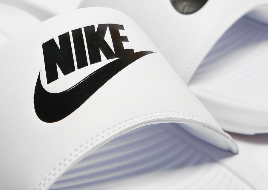 Șlapi pentru bărbați NIKE VICTORI ONE SLIDE  CN9675-100 Alb