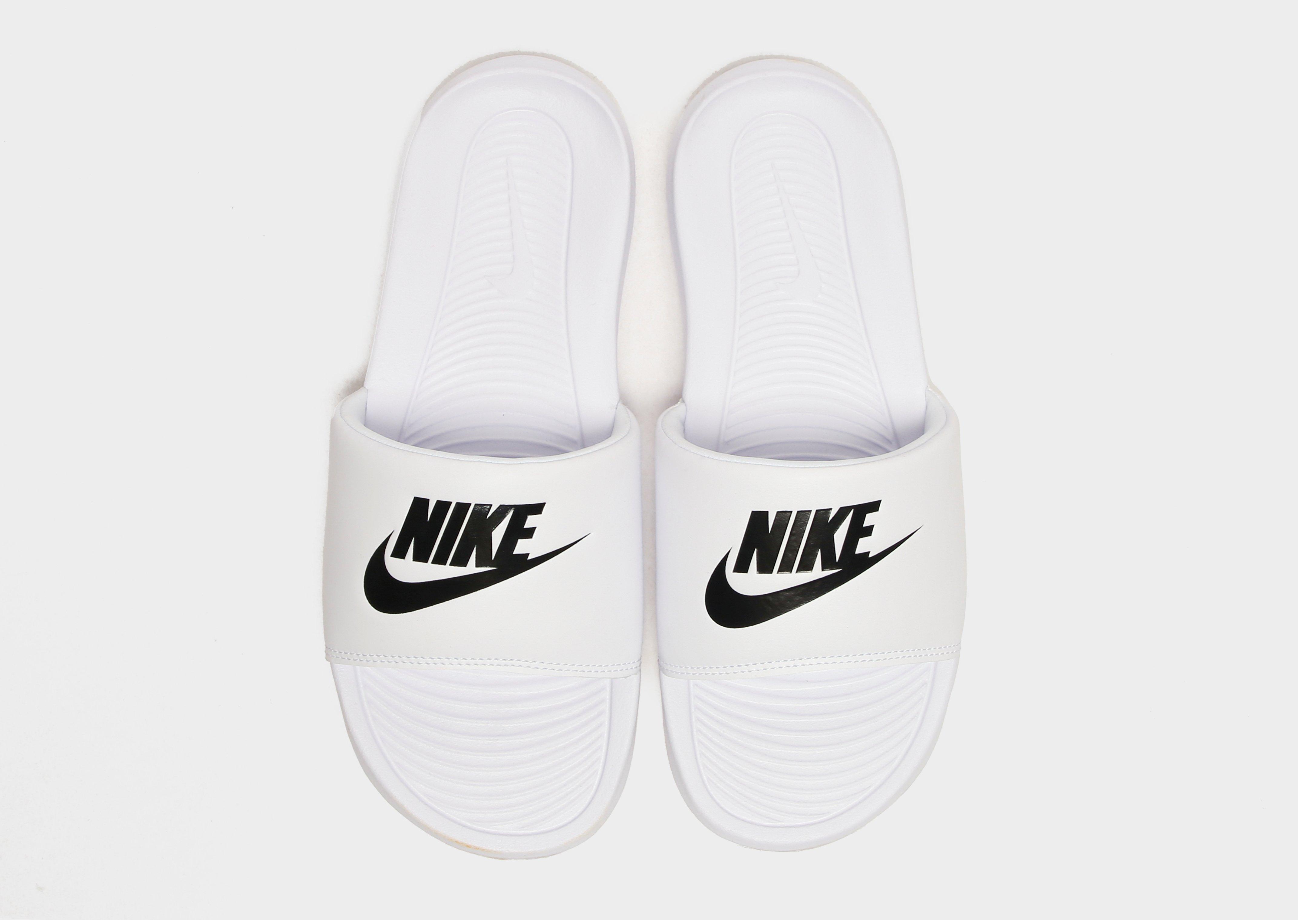Muške natikače NIKE VICTORI ONE SLIDE  CN9675-100 bijela