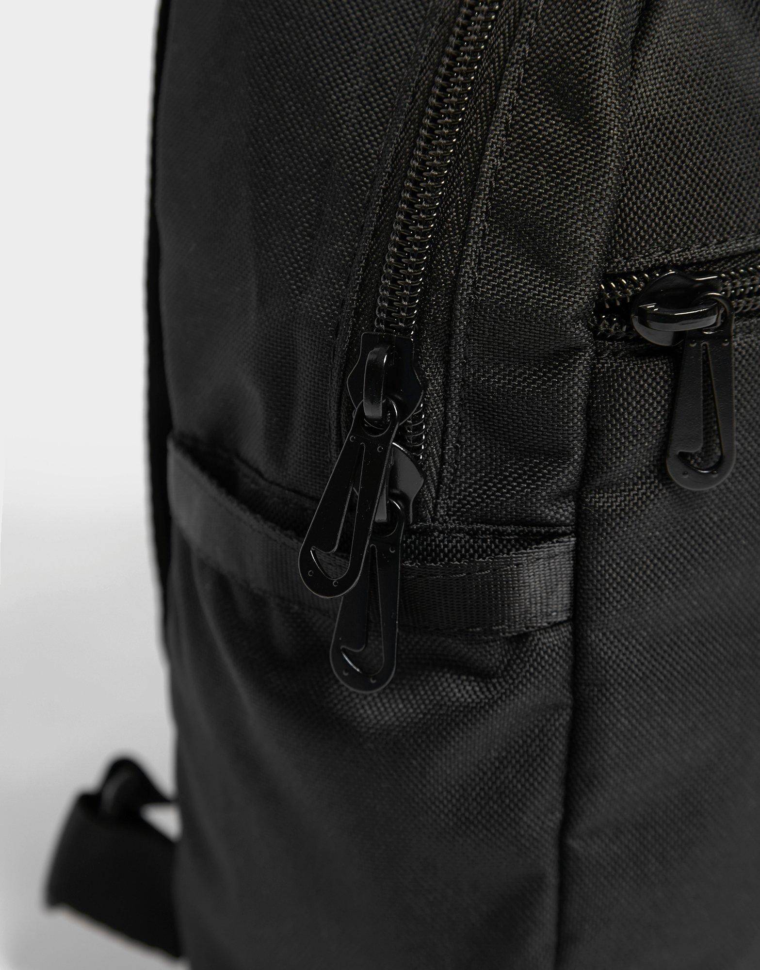 Rucsac pentru bărbați NIKE RUCSAC FUTURA 365 MINI BACKPACK CW9301-010 Negru