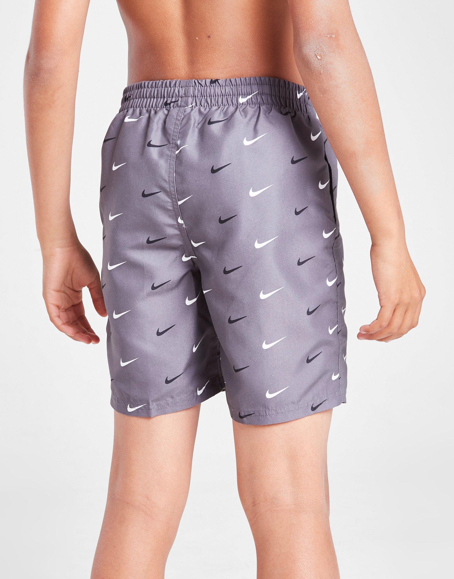 Detské krátke nohavice NIKE ŠORTKY  SWIM NK AOP SWIM GREY NESSB81018 Sivá