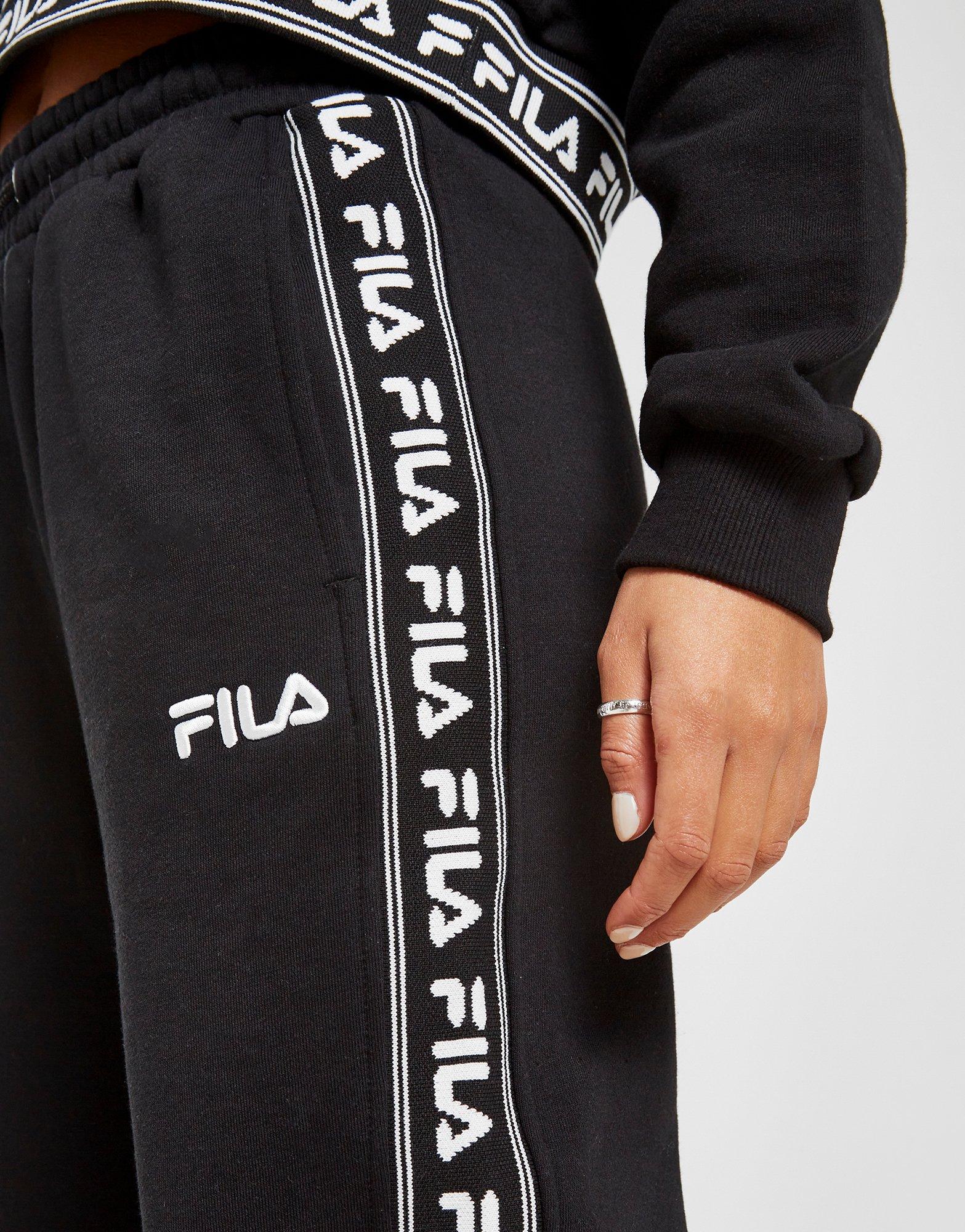 FILA SPODNIE JAQUARD FLEECE JOGGERS SAMMYBLK Czarny