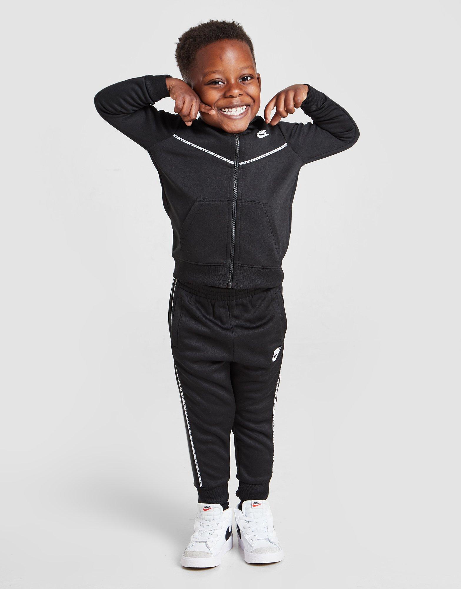 Komplet dresowy dziecięcy NIKE DRES SWOOSH FULL ZIP TRACKSUIT 56I045023 Czarny