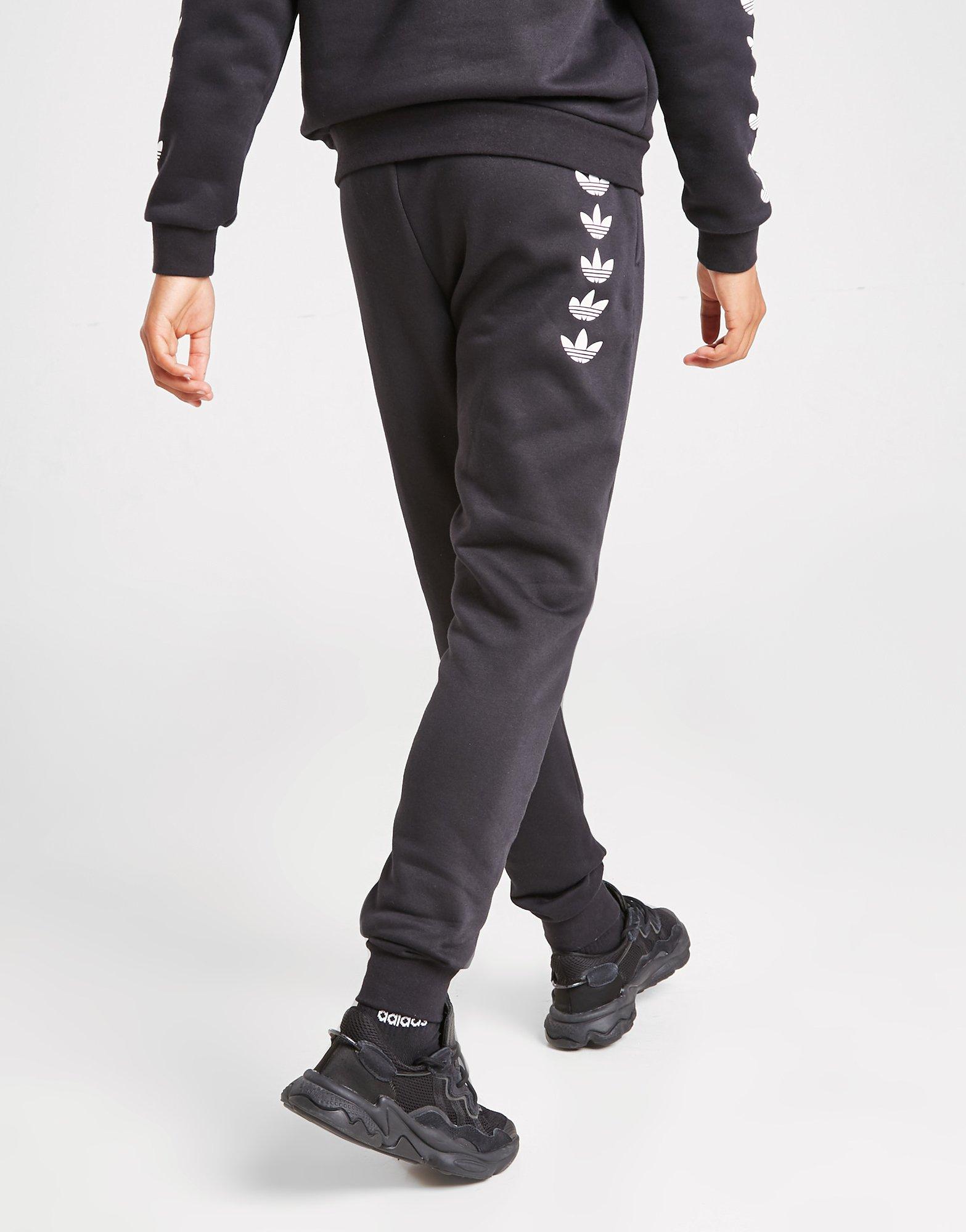 ADIDAS SPODNIE REPEAT TREFOIL JOGGERS JUNIOR HA5119 Czarny