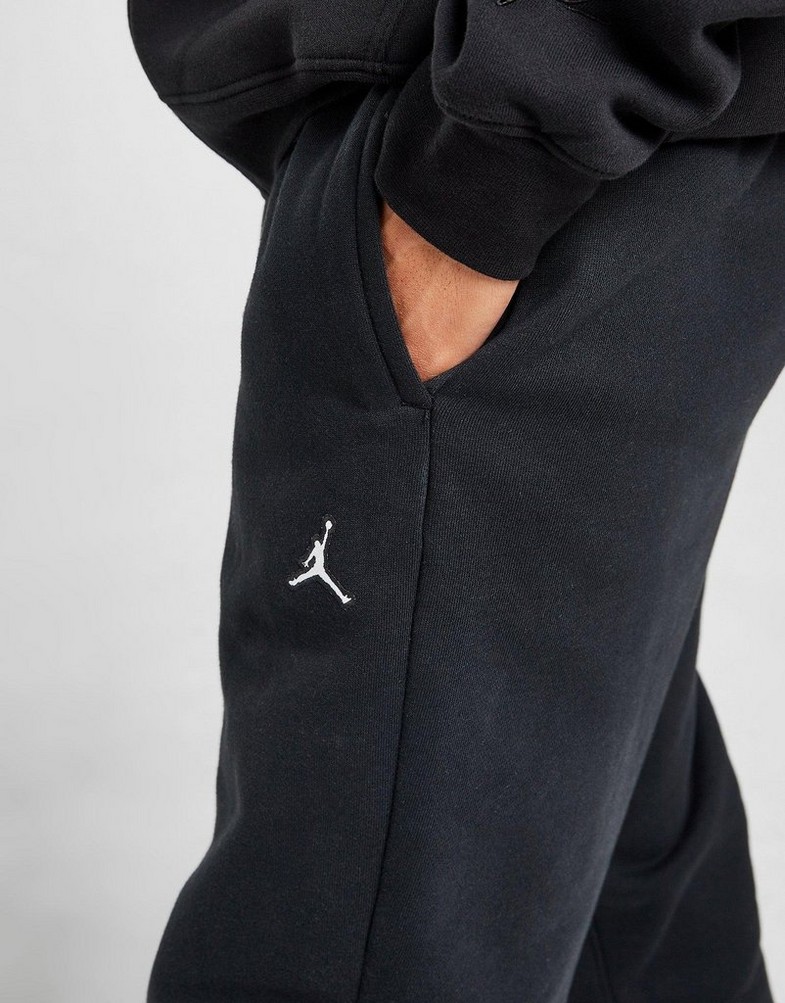 Pantaloni pentru bărbați JORDAN PANTALONI  ESSENTIAL FLEECE JOGGERS DA9820-010 Negru