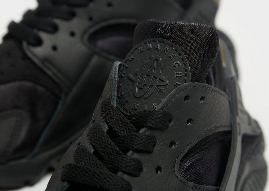 Női sneakers NIKE AIR HUARACHE  DH4439-001 Fekete