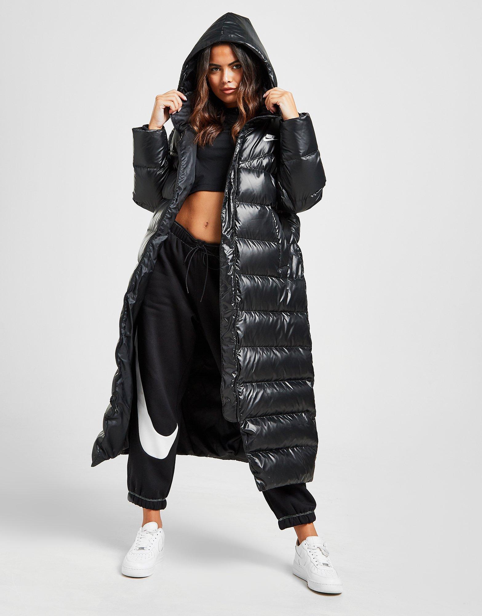 Дамско яке NIKE CITY HOODED PARKA JACKET PARKA DH4081-010 Черен