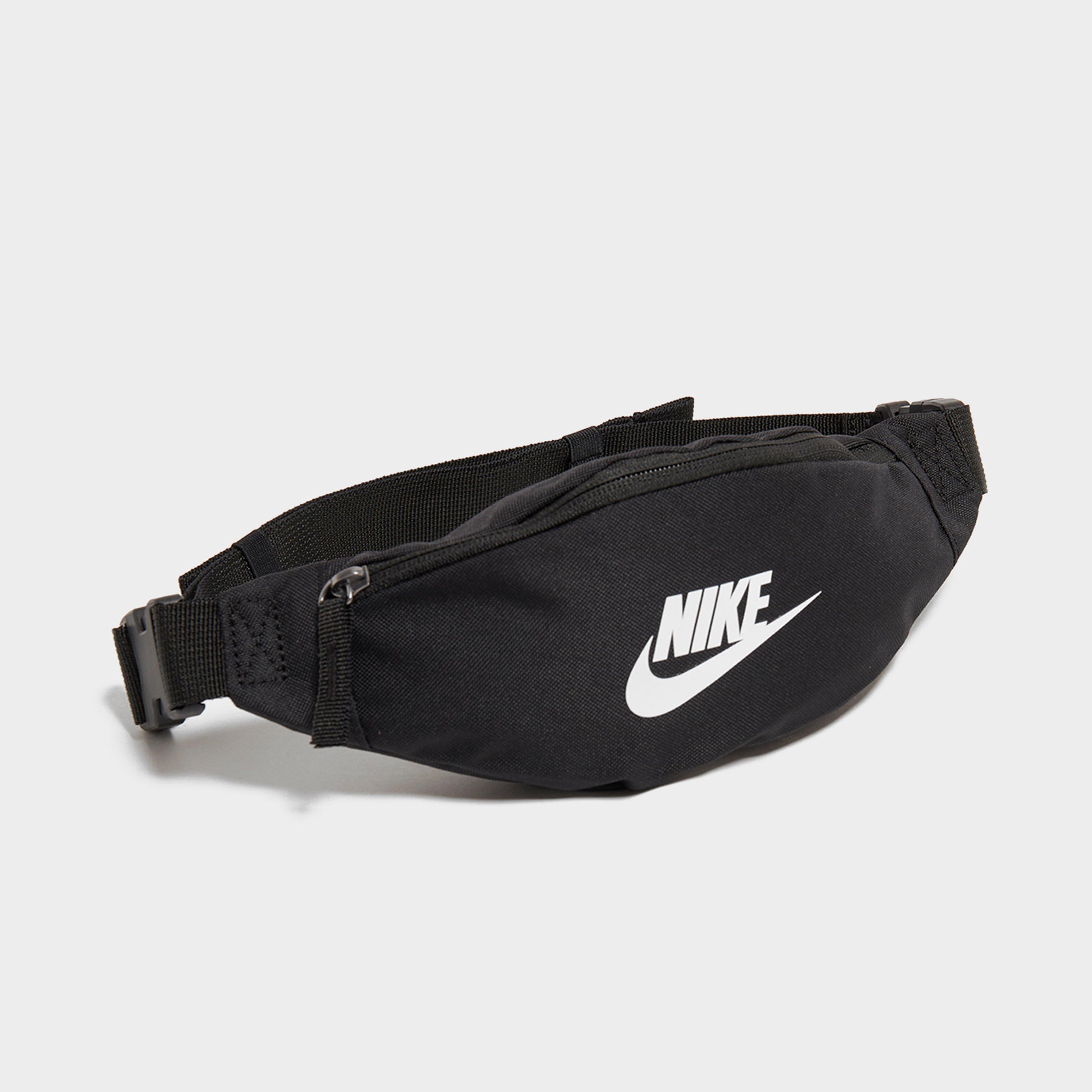 Női sporttáská NIKE ÖVTÁSKA SMALL HIP