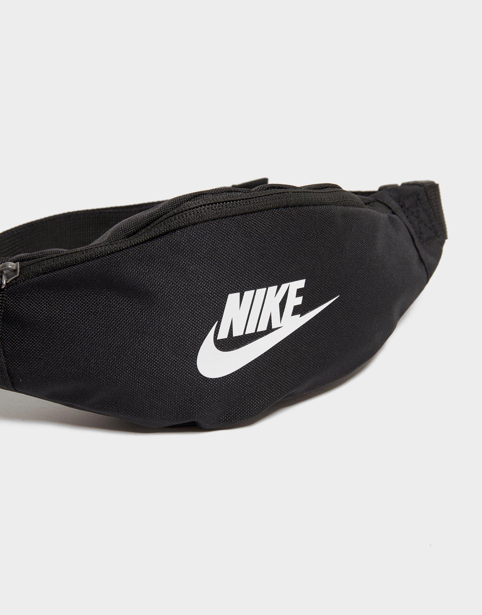 Дамски сак NIKE ЧАНТА ЗА КРЪСТ SMALL HIP DB0488-010 Черен