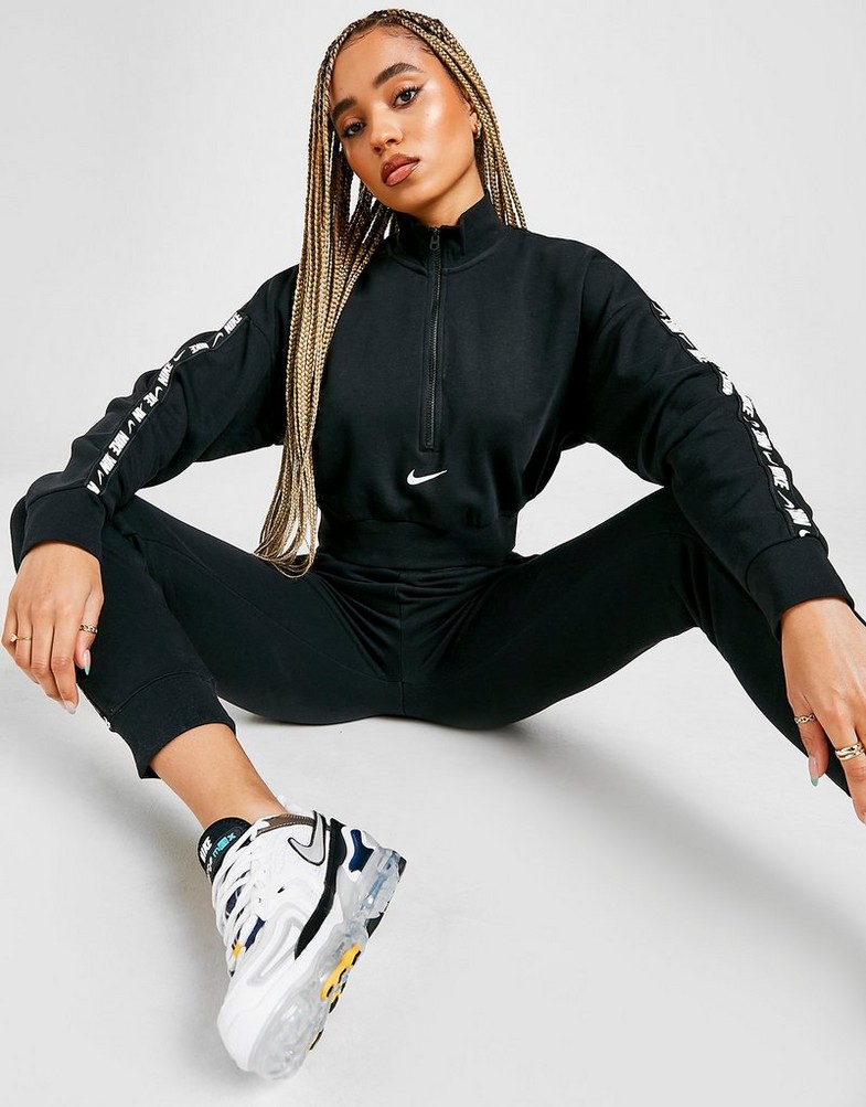 Bluza damska NIKE BLUZA Z KAPTUREM TAPE LOGO 1/4 ZIP CROP TOP DM4670010 Czarny