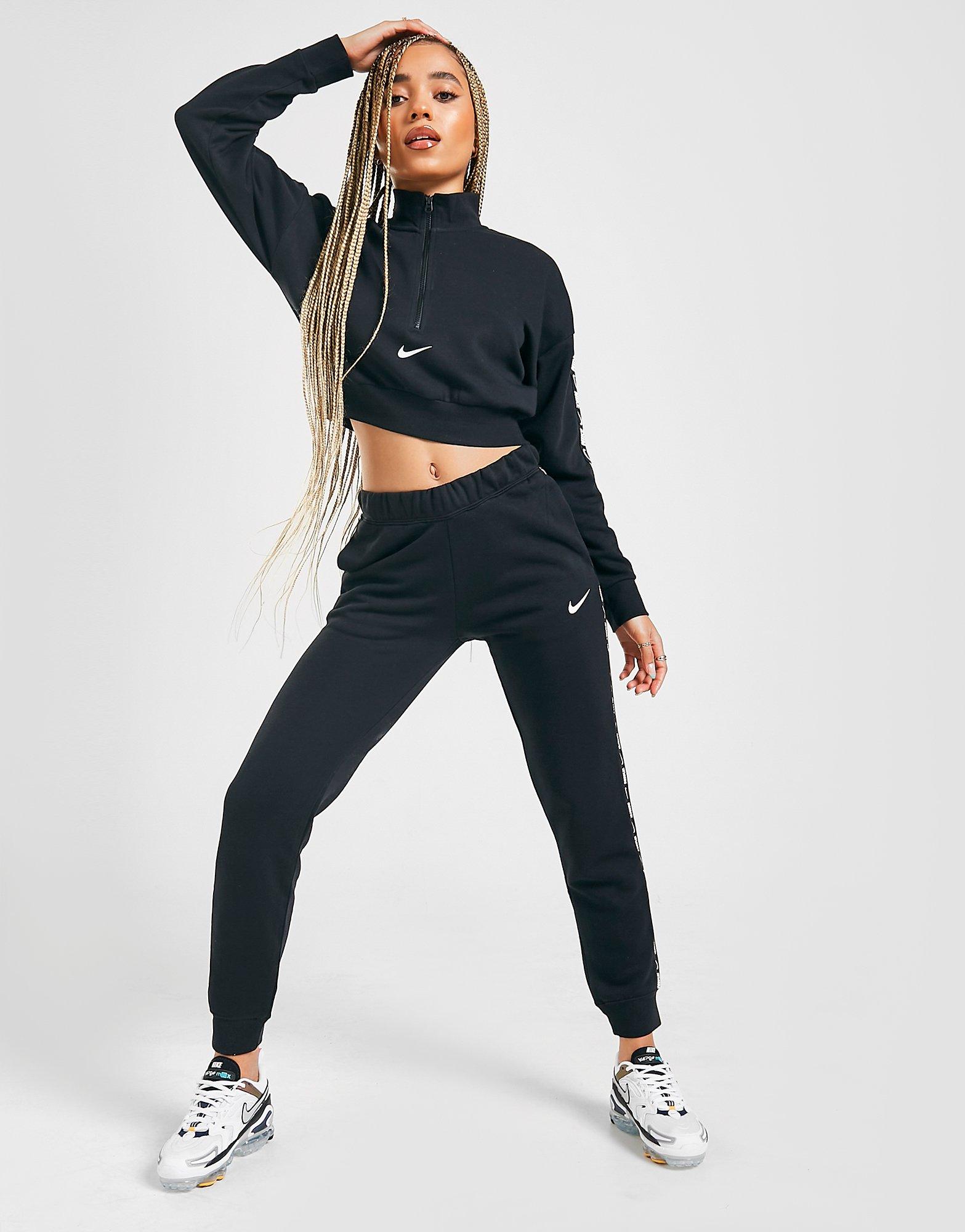 Bluza damska NIKE BLUZA Z KAPTUREM TAPE LOGO 1/4 ZIP CROP TOP DM4670010 Czarny