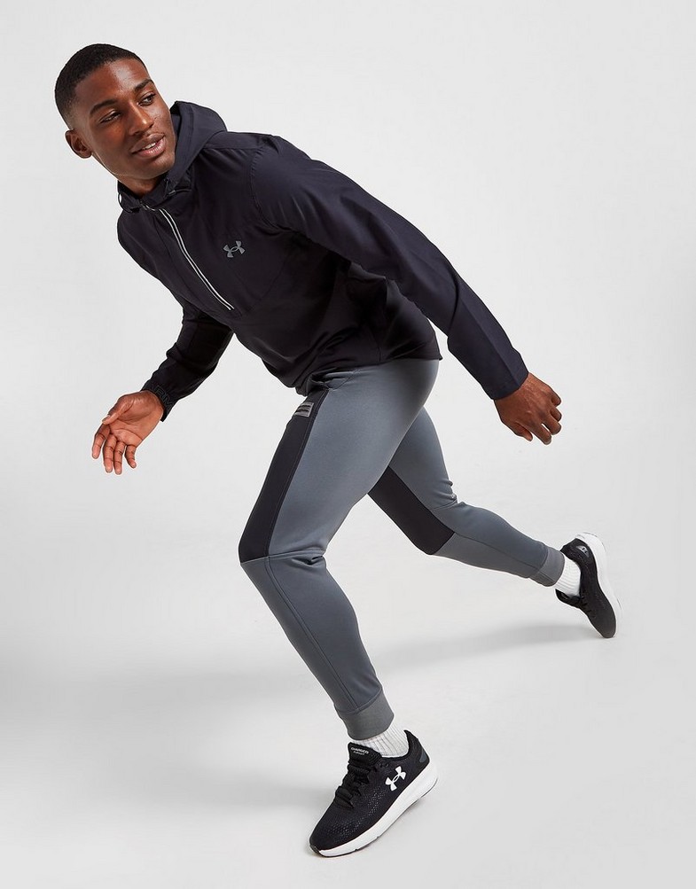 Pánska mikina UNDER ARMOUR MIKINA S KAPUCŇOU VANISH 1/2 ZIP 1370148-002 Čierna
