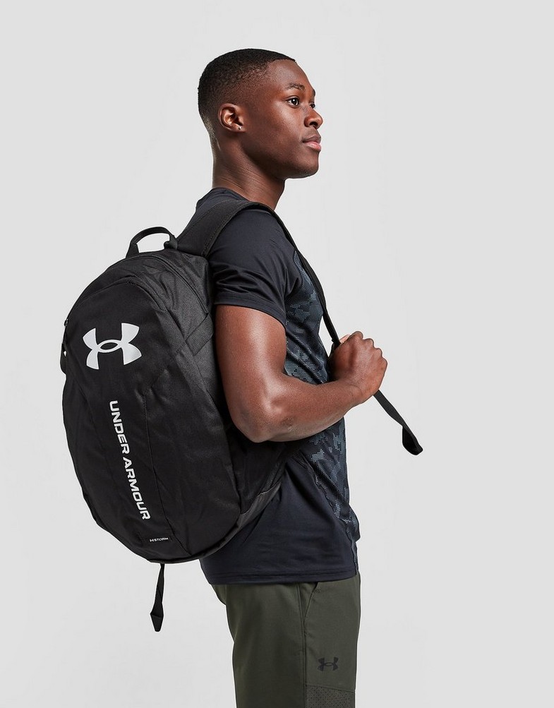 Plecak sportowy męski UNDER ARMOUR HUSTLE LITE BACKPACK  1364180002 Czarny