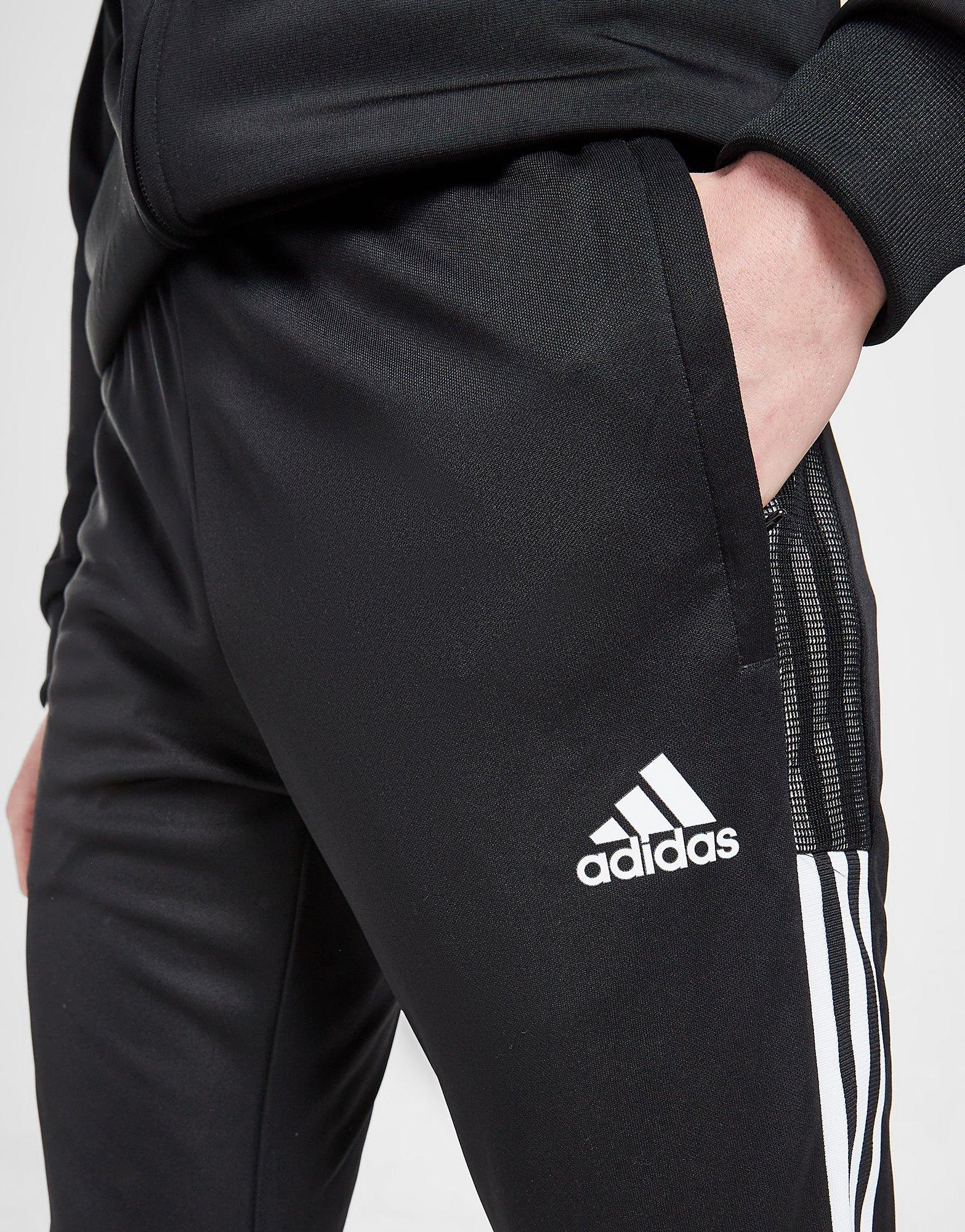 Trening pentru bărbați ADIDAS TRENING BADGE OF SPORT POLY TRACKSUIT GK9656 Negru