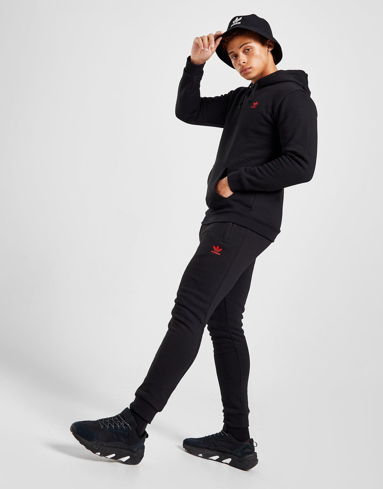 Pantaloni pentru bărbați ADIDAS TREFOIL ESSENTIAL JOGGERS HC3465 Negru